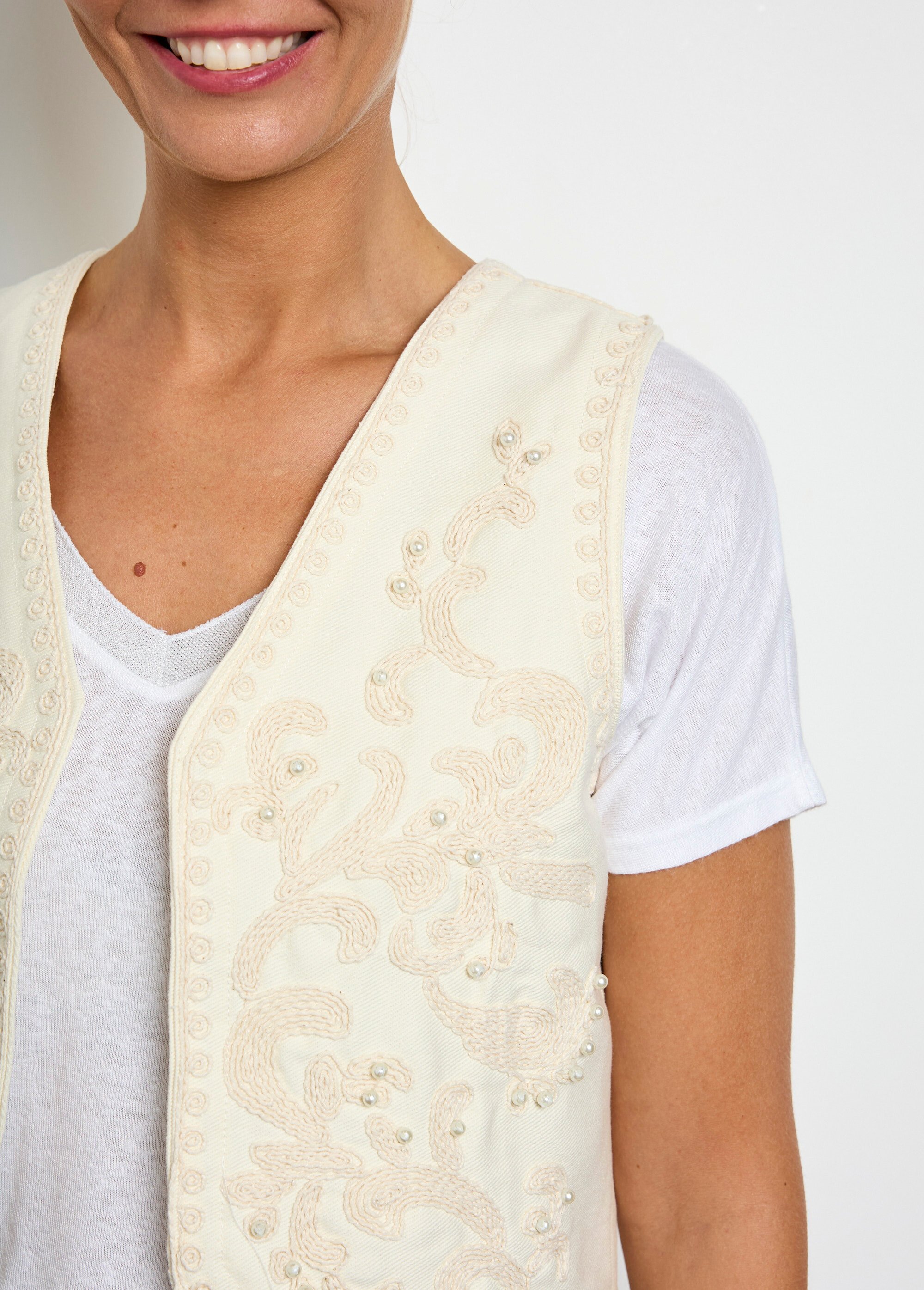 Gilet sans manches broderies et perles