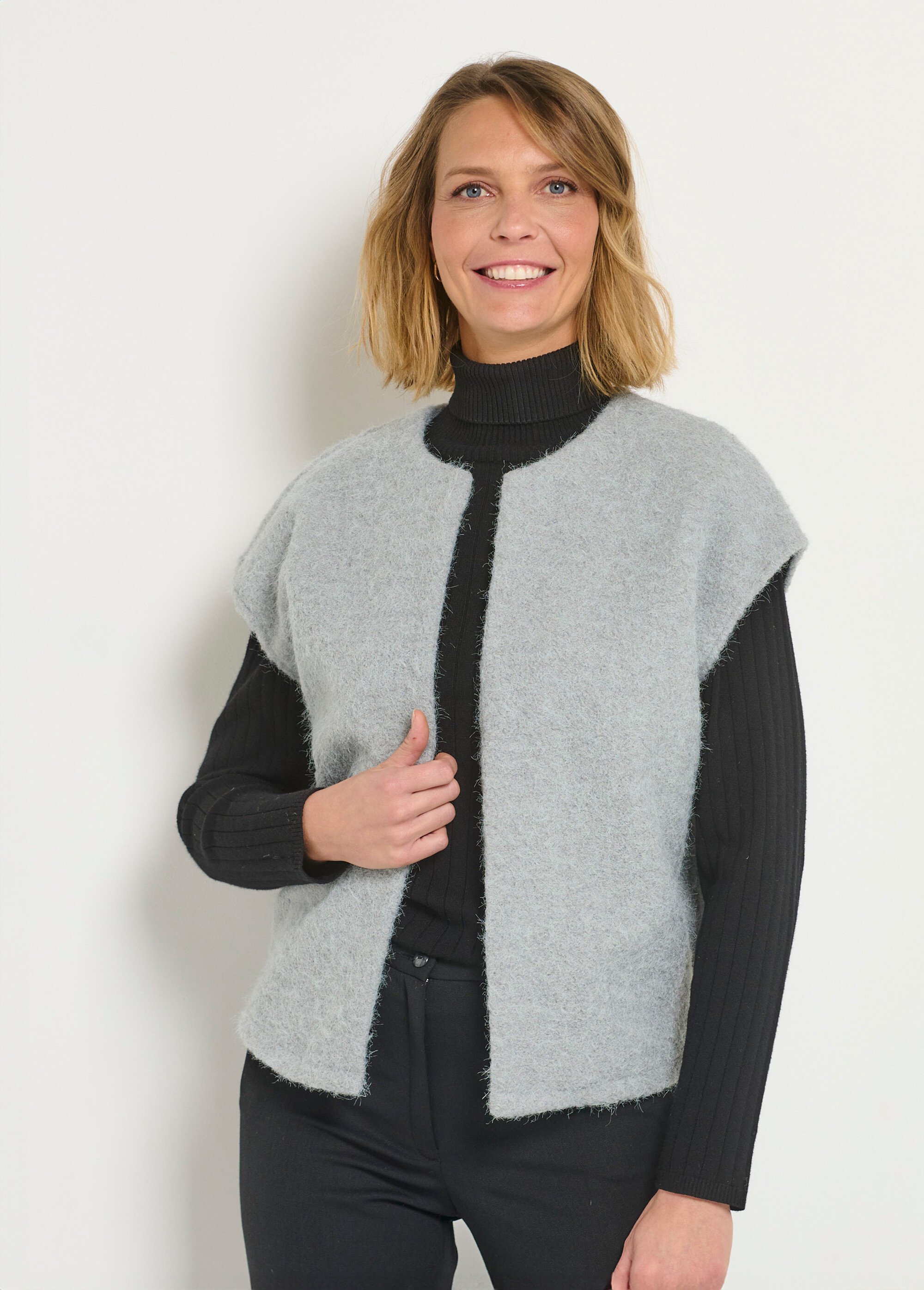 Veste aspect laineux sans manches Femme Gris IA-C621 FA2