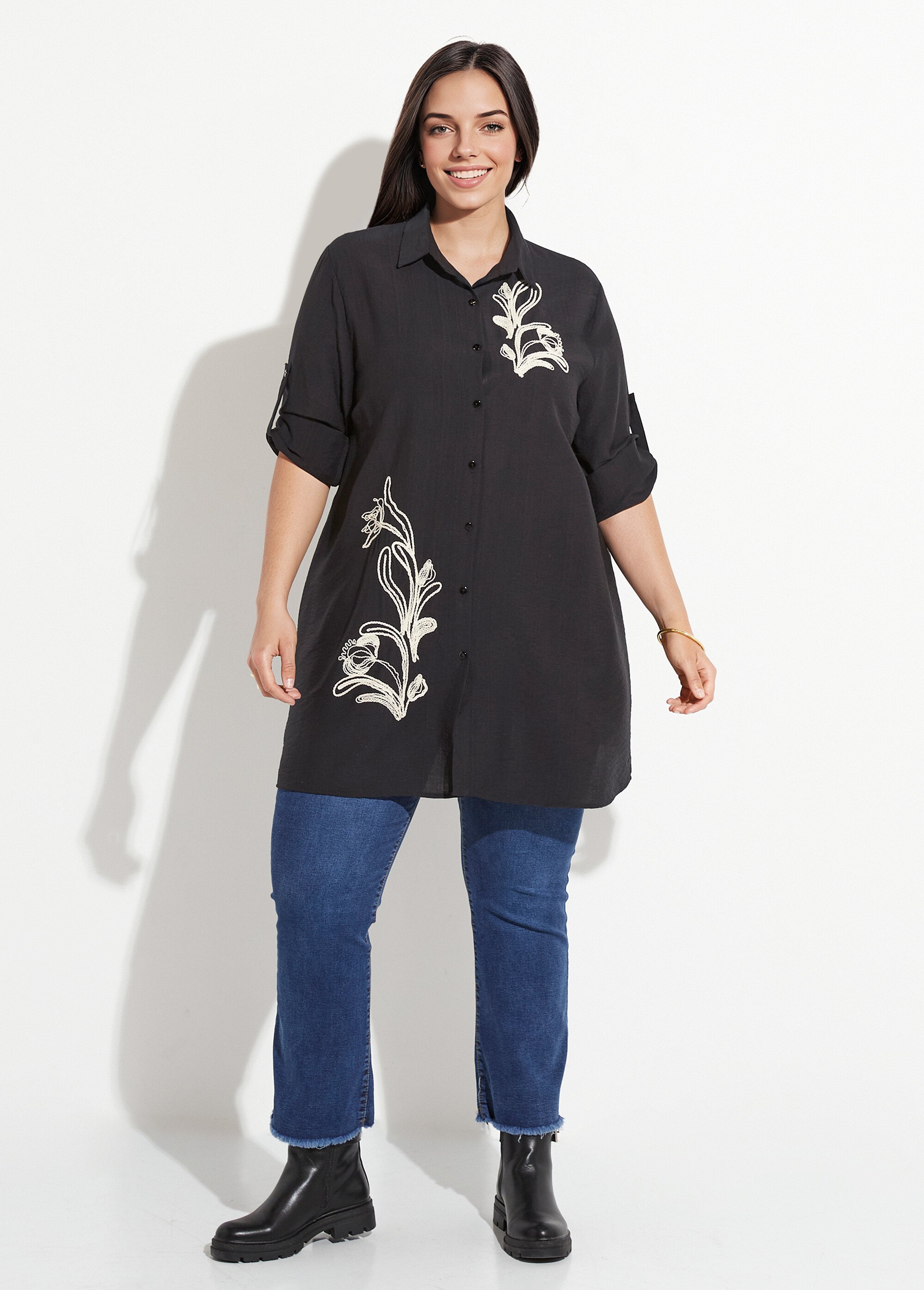 Robe chemisier courte avec broderies Femme Grande Taille Noir CHY-F536 SF1