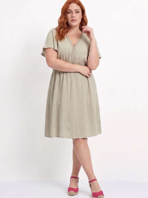 Robe courte col V, avec ganse tressée Femme Grande Taille Vert MA-M1279-2196 MV1