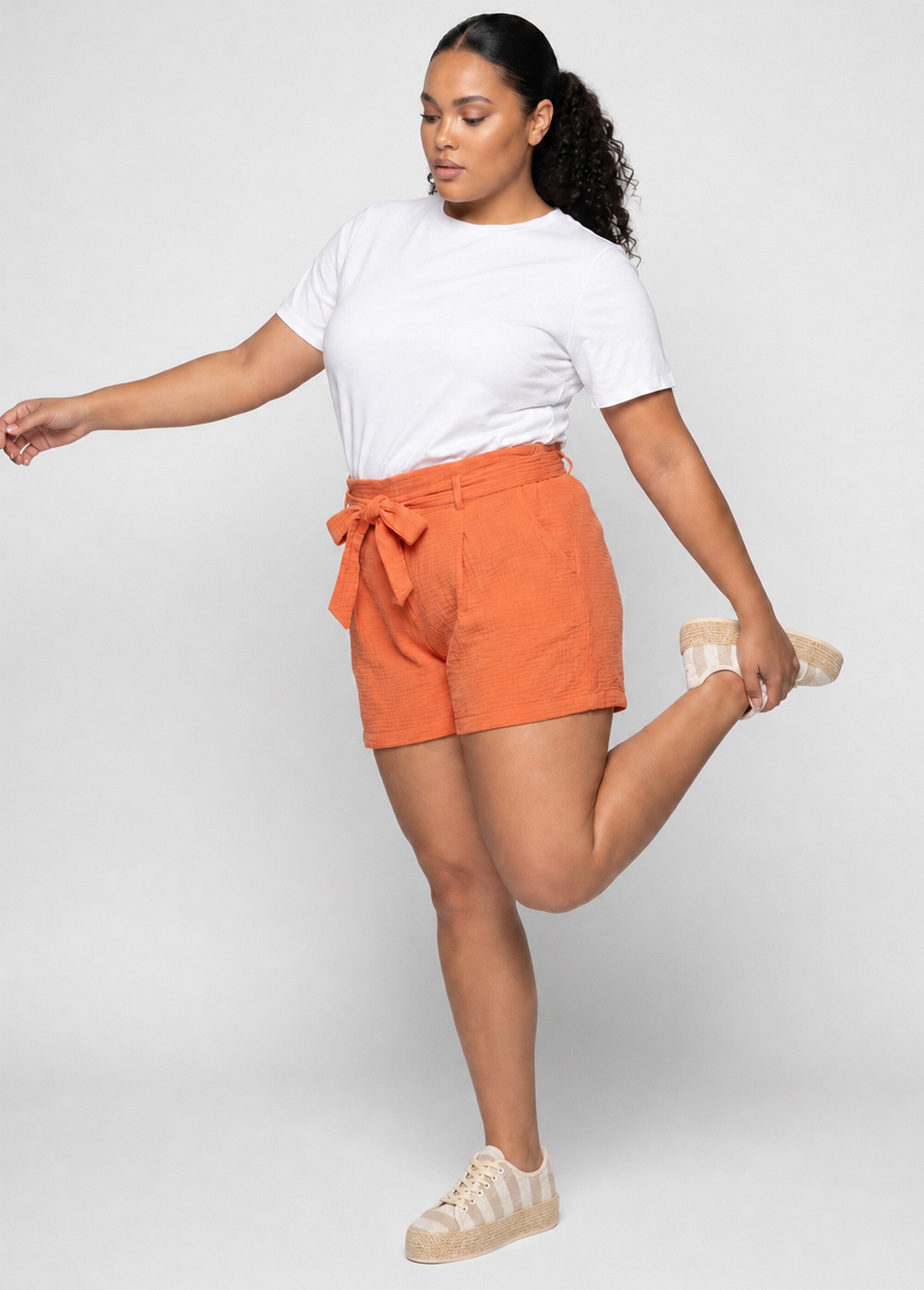 Short taille ceinturée en gaze de coton