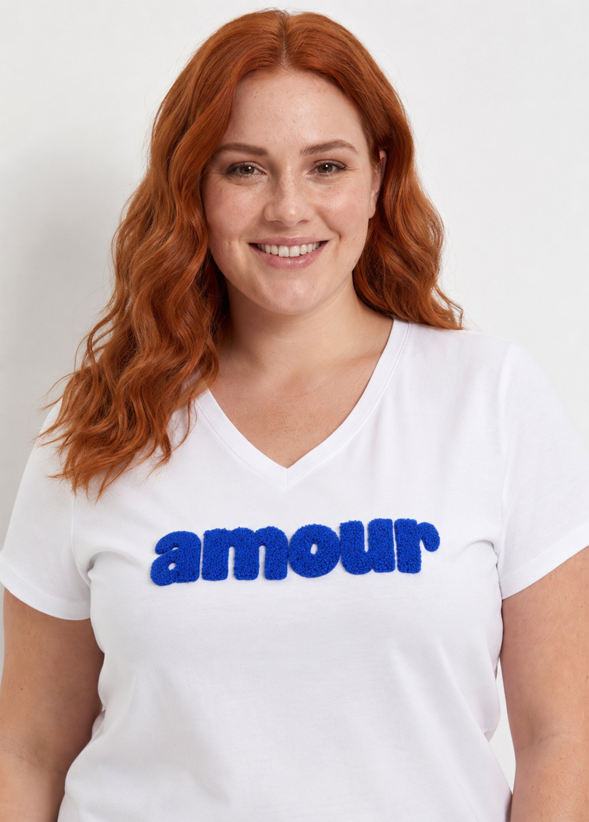 T-shirt encolure V avec broderie Amour