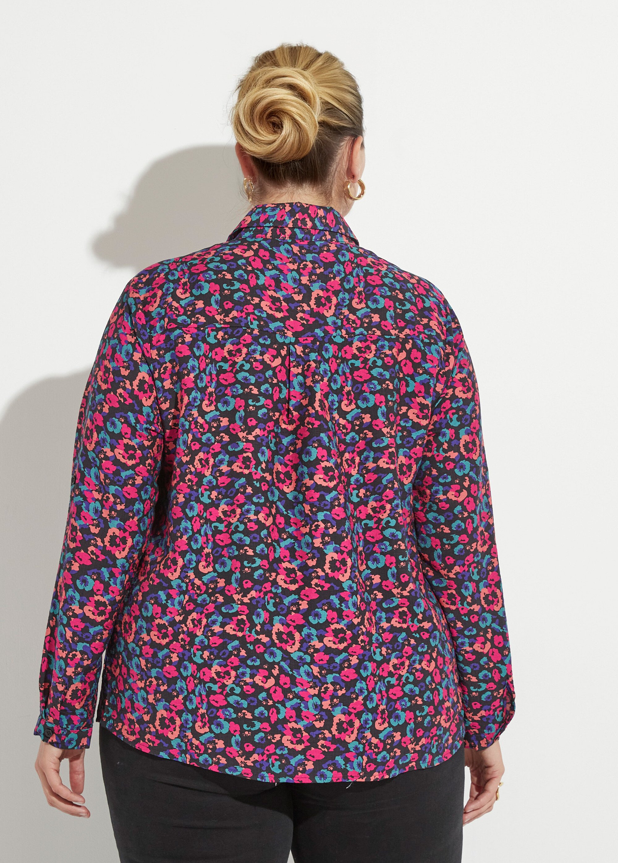 Chemisier motif fleuri vif façon arty