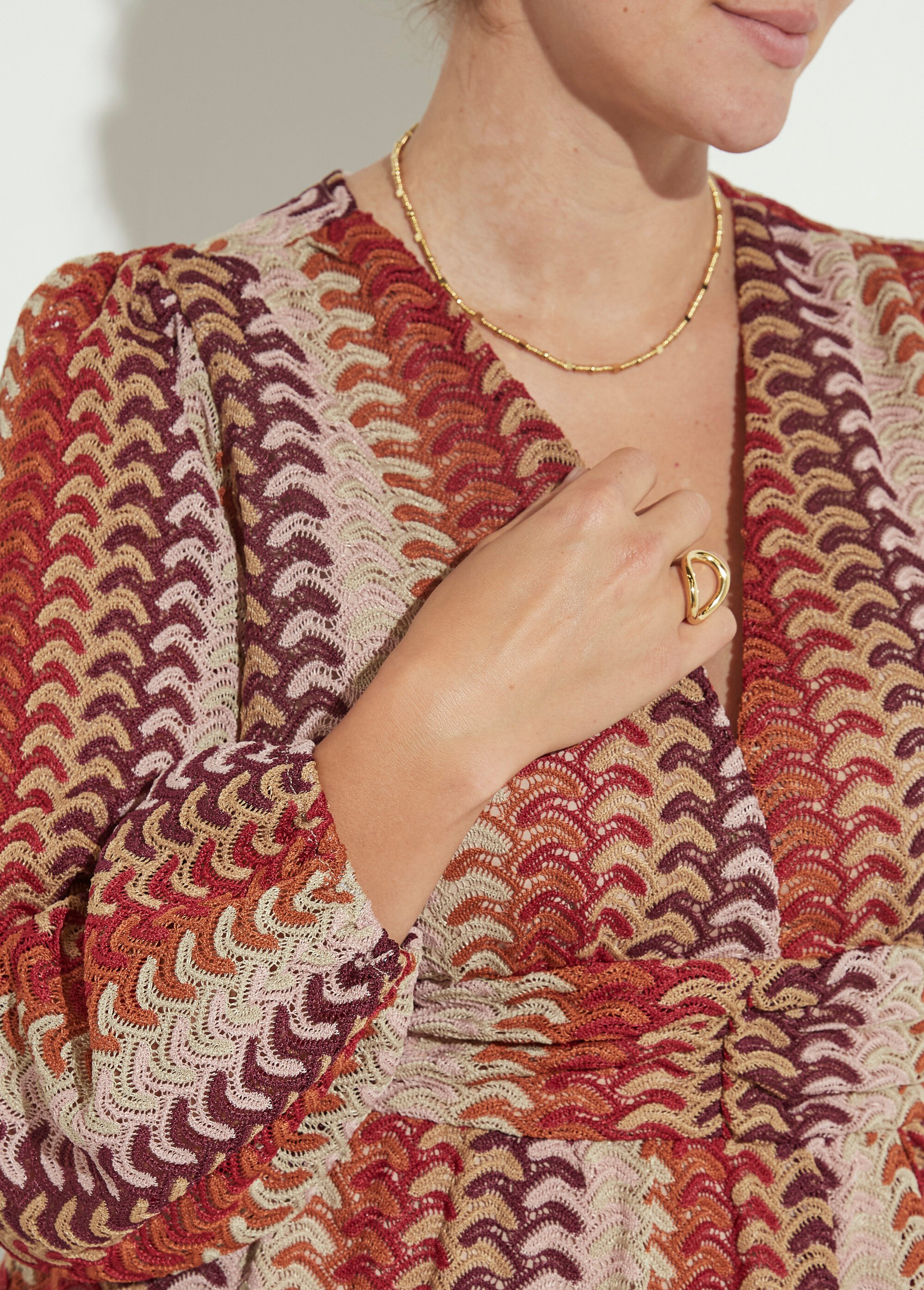 Robe courte taille plissée façon macramé