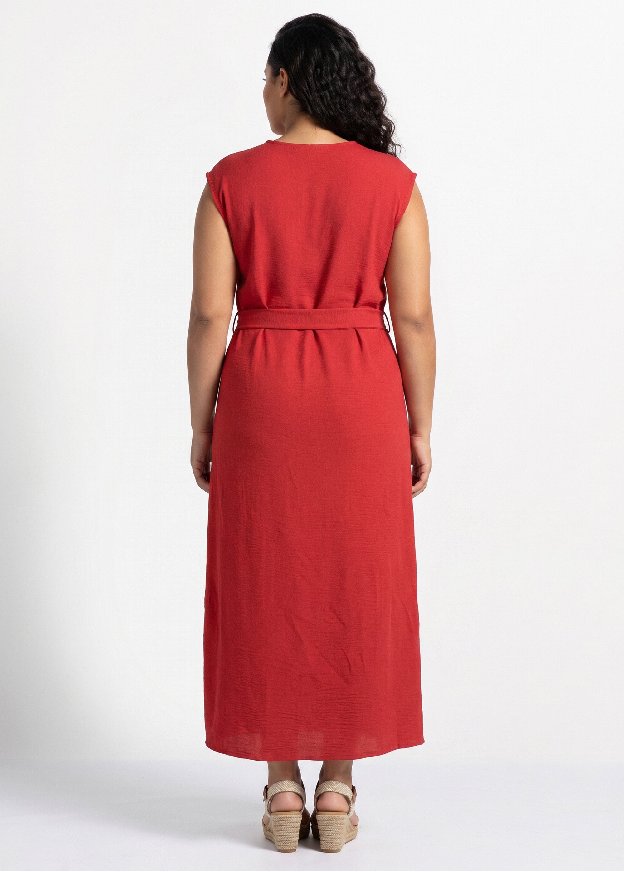 Robe longue col rond, taille nouée