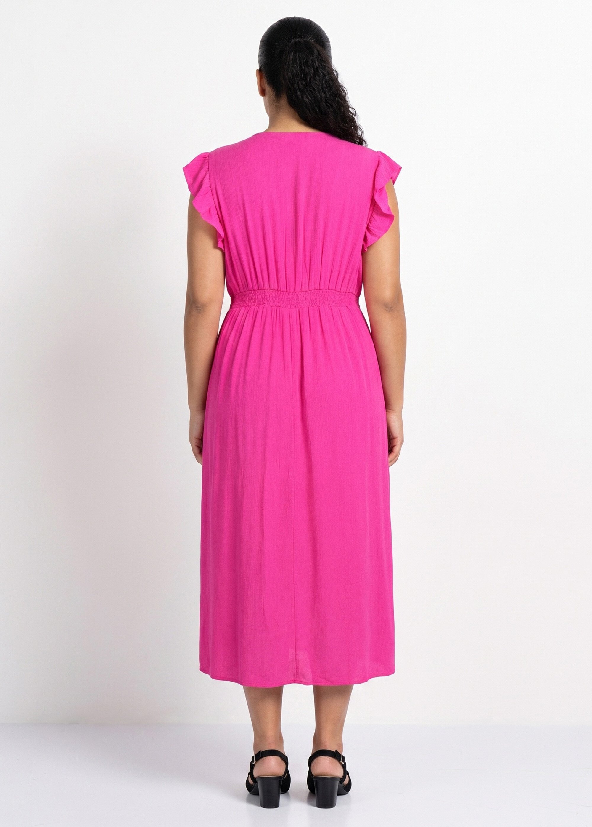 Robe longue, épaules volantées