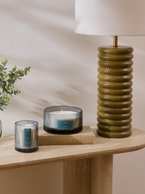 Bougie parfumée avec pot en verre strié OUD JJA-211726B SI1