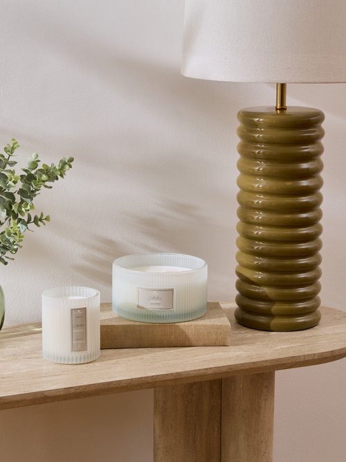 Bougie parfumée avec pot en verre strié THE BLANC JJA-211726B SI1