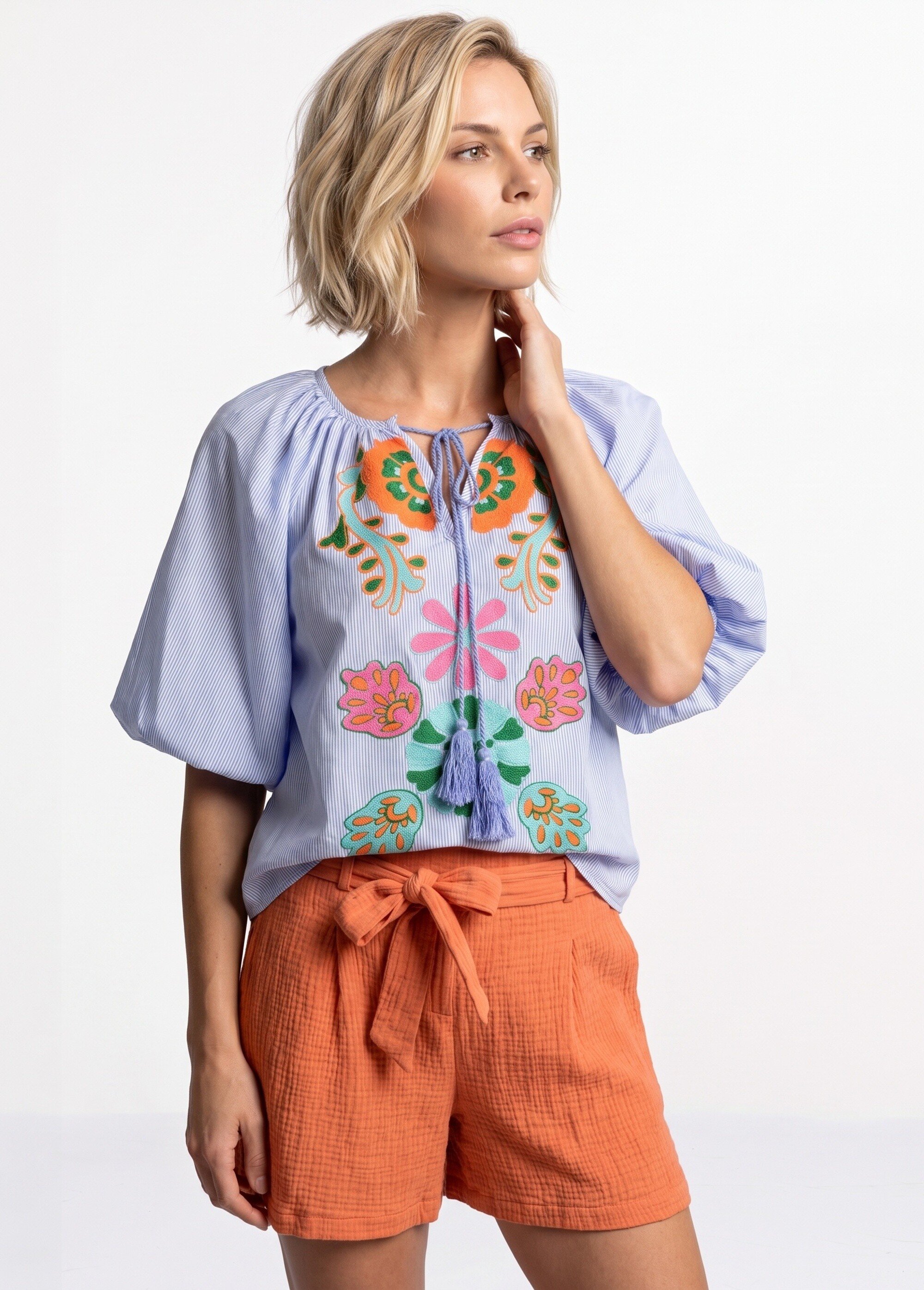 Blouse fleurs brodées, liens au col Femme Bleu JS-TOP3766 MV1