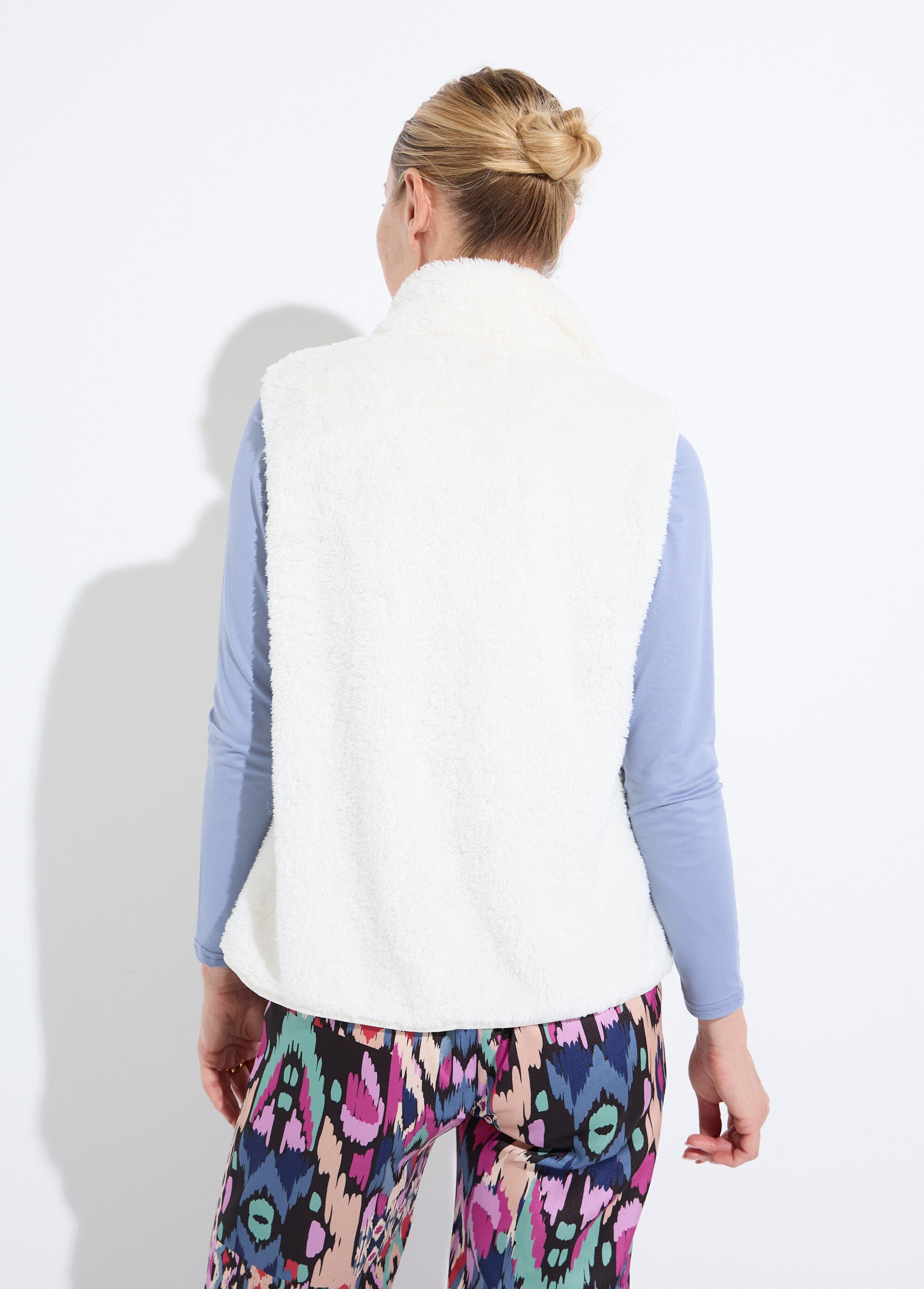 Veste fausse fourrure sans manches col montant