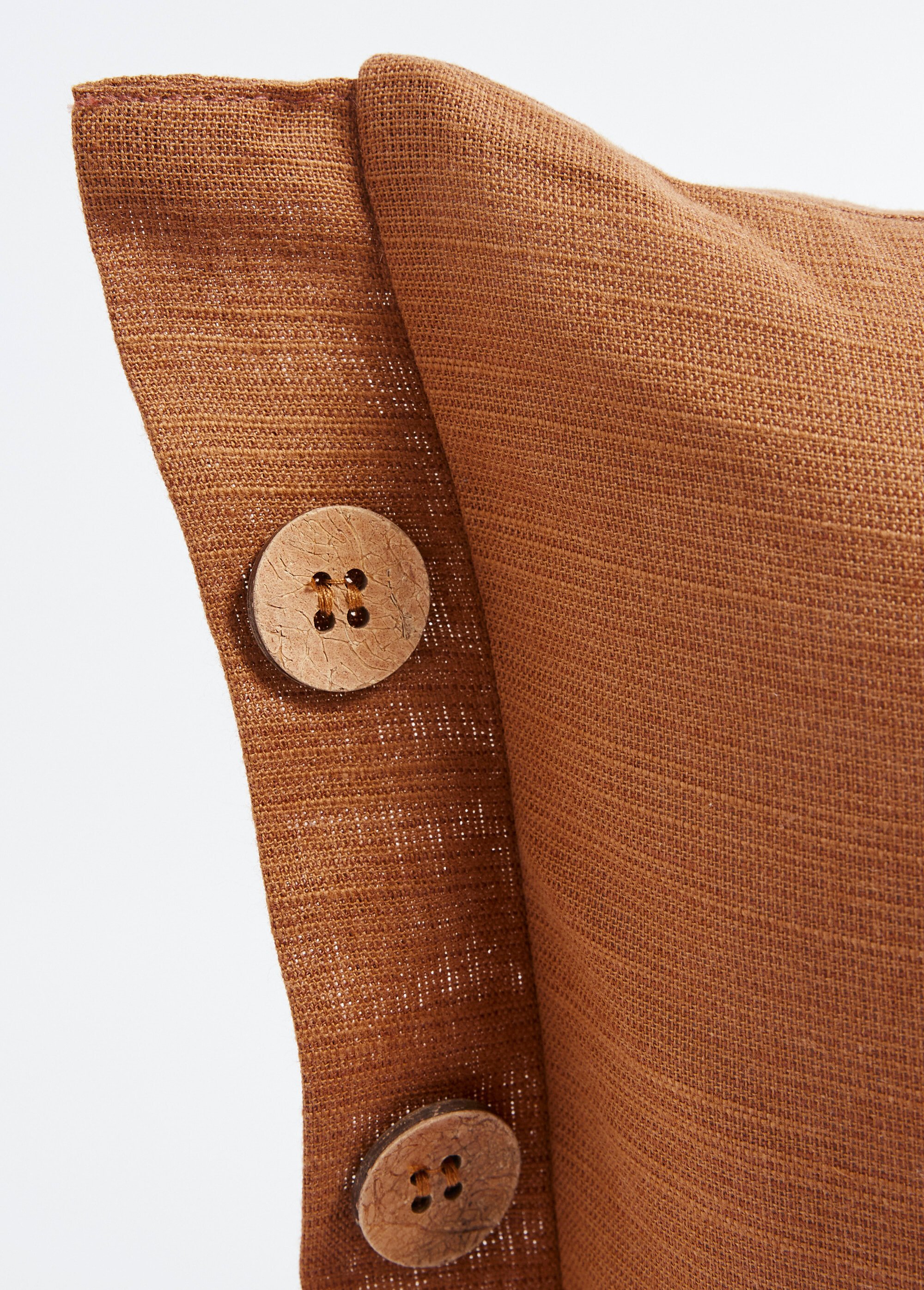 Coussin coton/lin avec boutons fantaisie