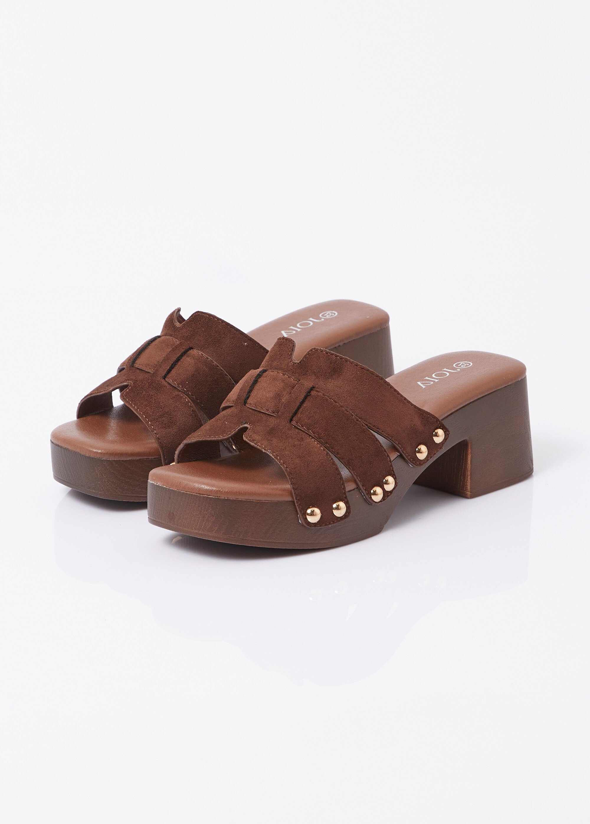 Mules cloutées en suédine, façon sabots