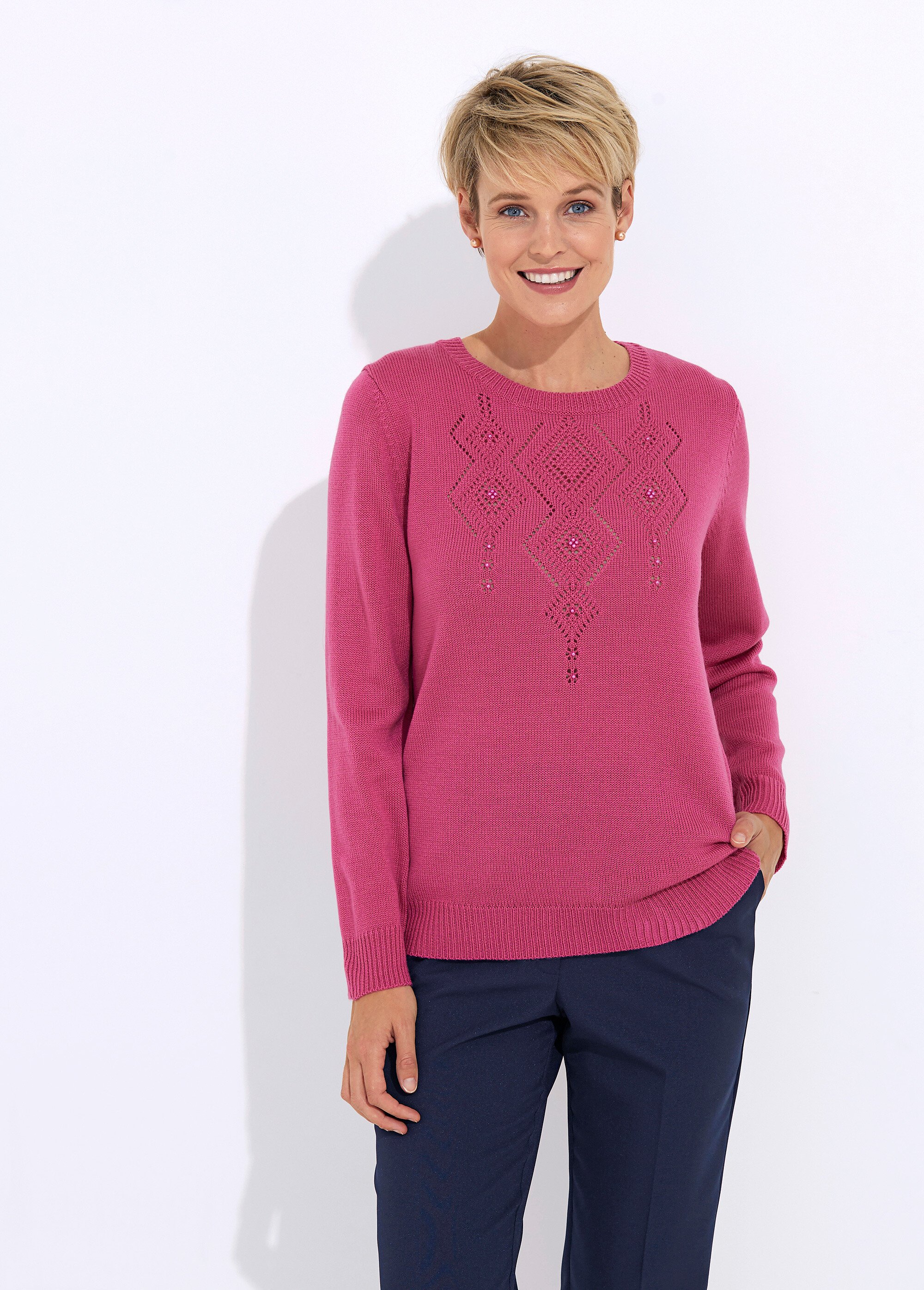 Pull col rond fantaisie ajourée et perlée