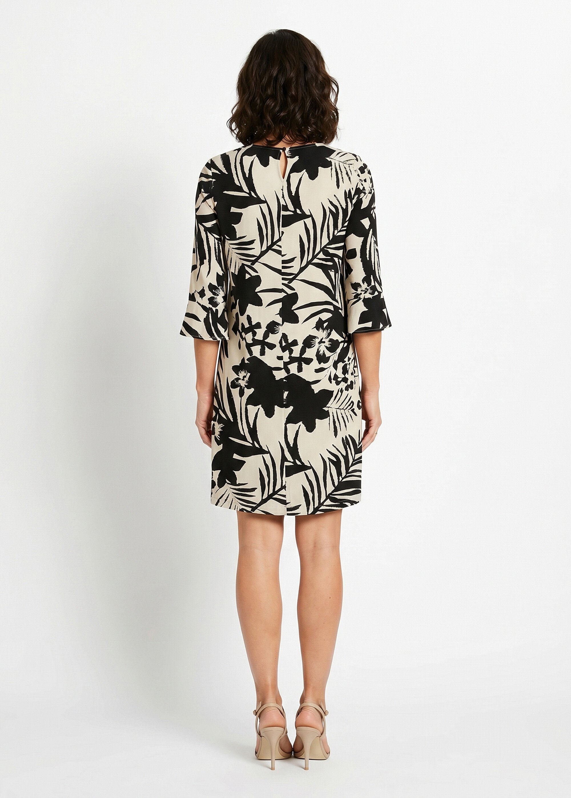 Robe droite courte fleurie fluide