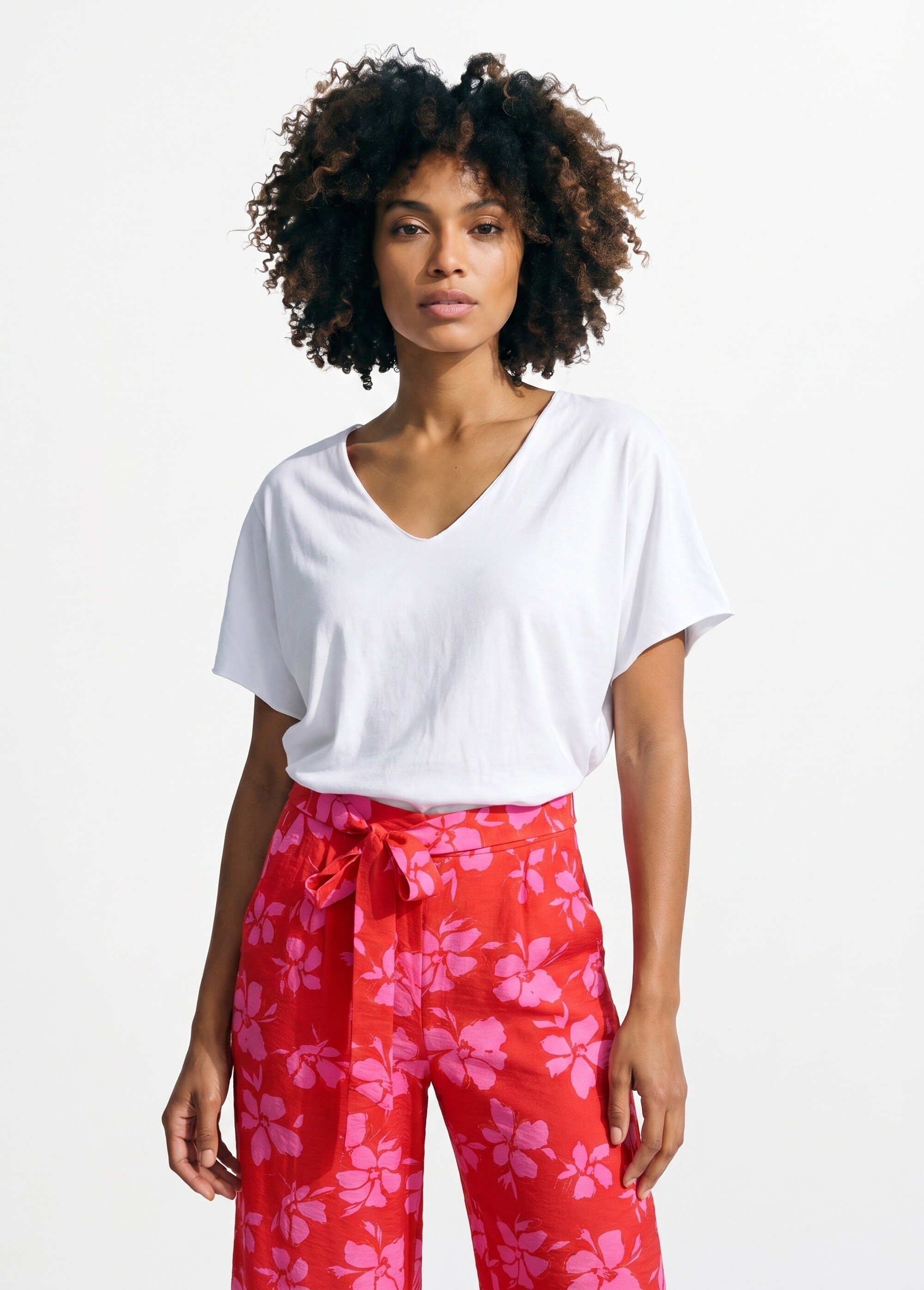 T-shirt col V coton, bords roulottés Femme Blanc AND-6252 FA1