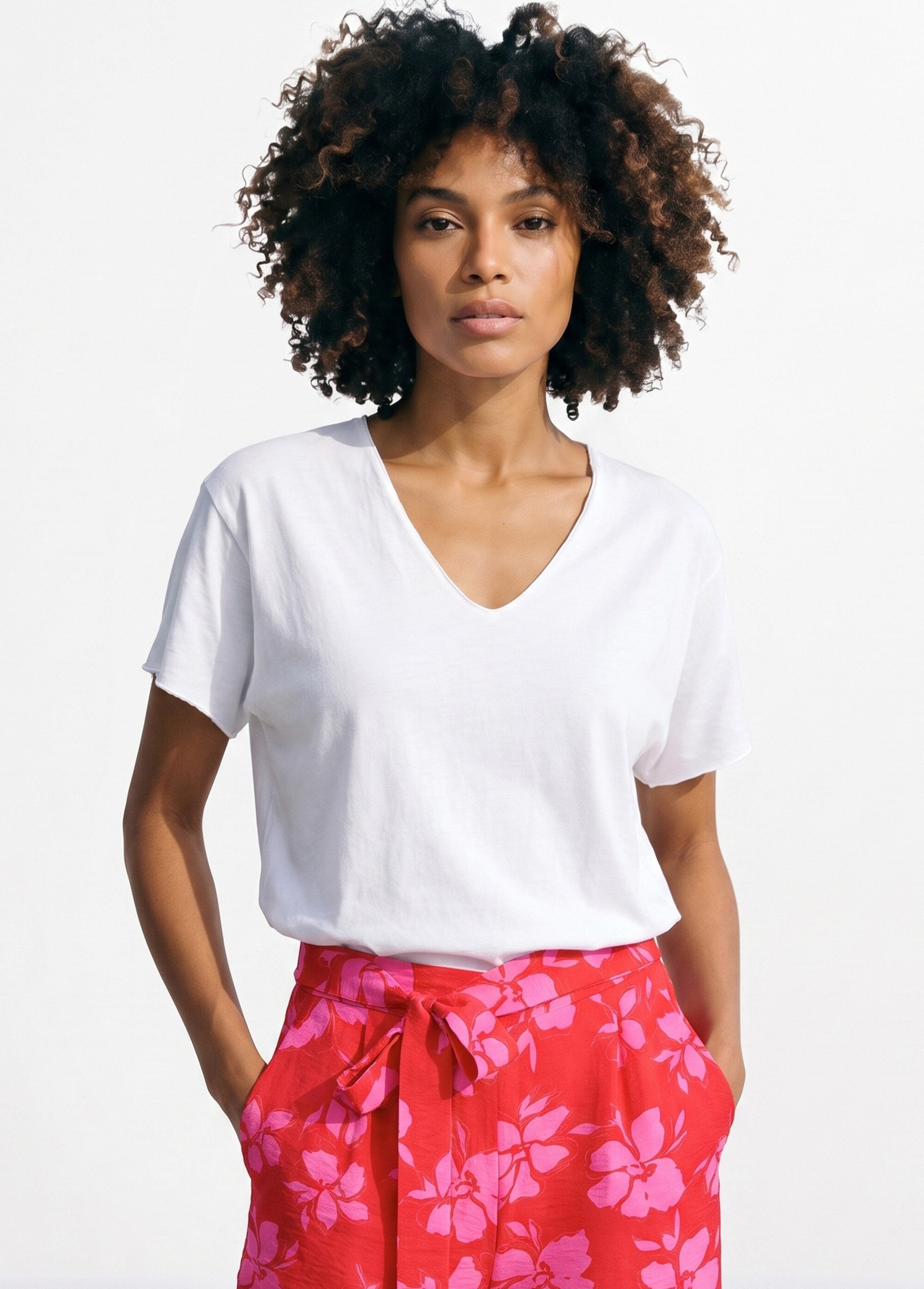 T-shirt col V coton, bords roulottés Femme Blanc AND-6252 MV1