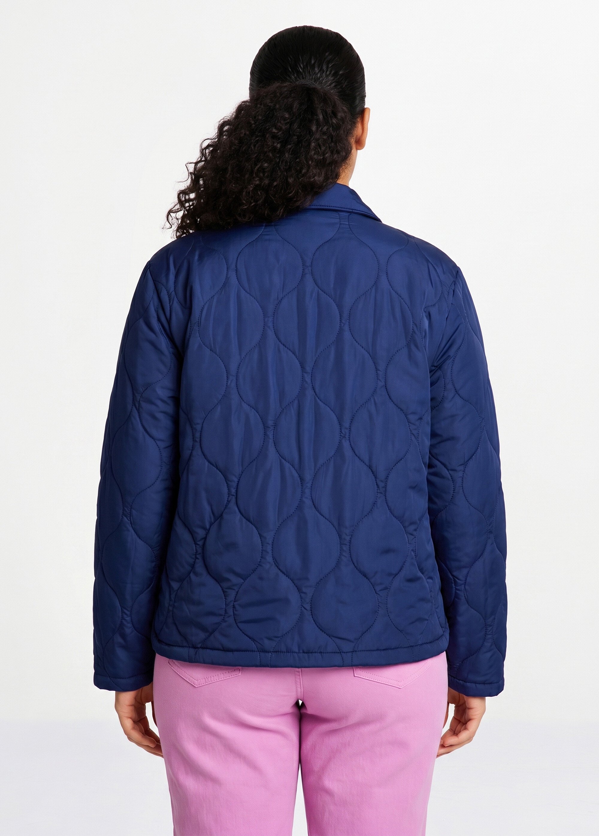 Veste courte matelassée pressionnée