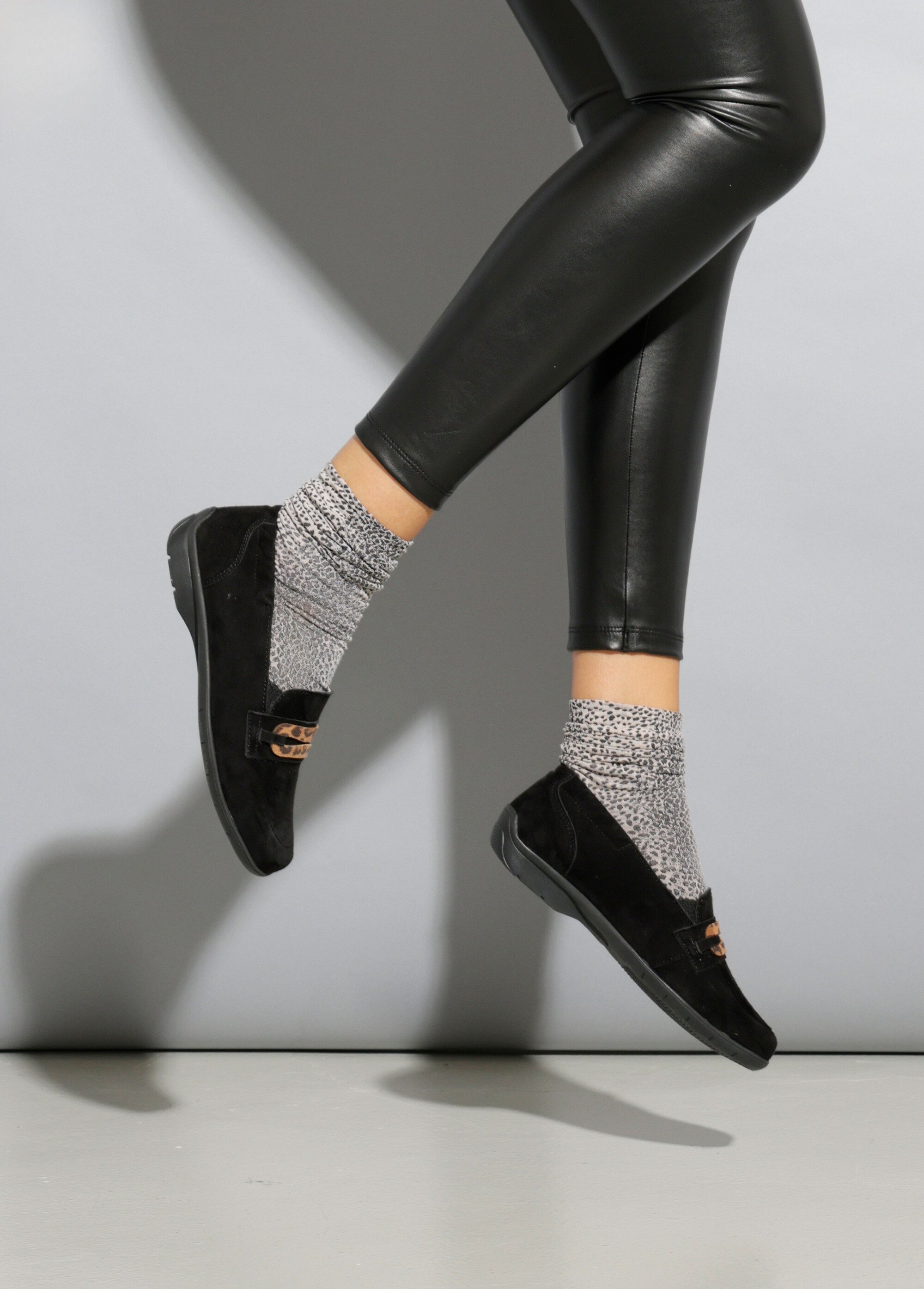 Mocassins cuir velours élastiqués largeur confort Femme Noir ONCEAU SI1