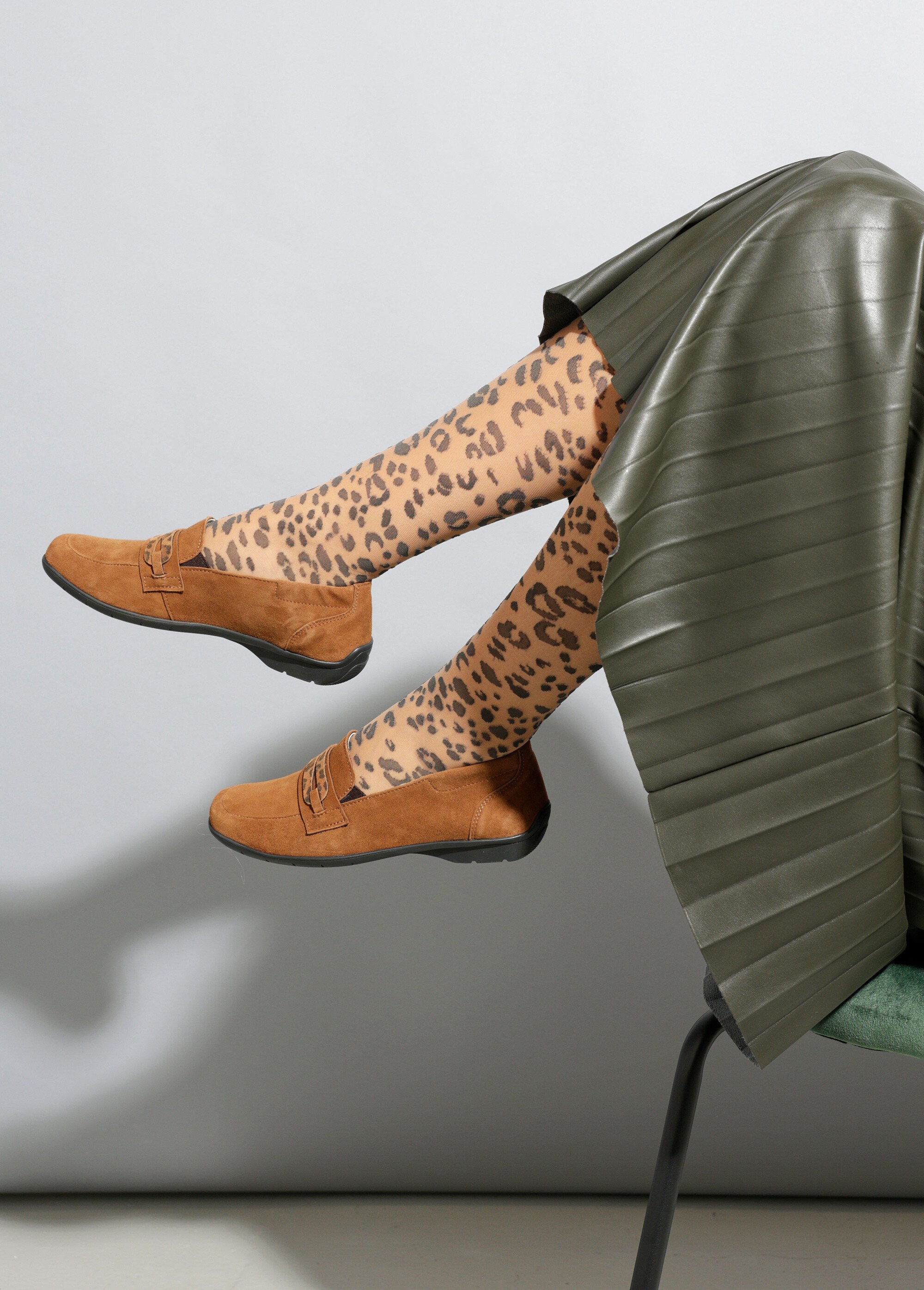 Mocassins cuir velours élastiqués largeur confort Femme Beige ONCEAU SI1