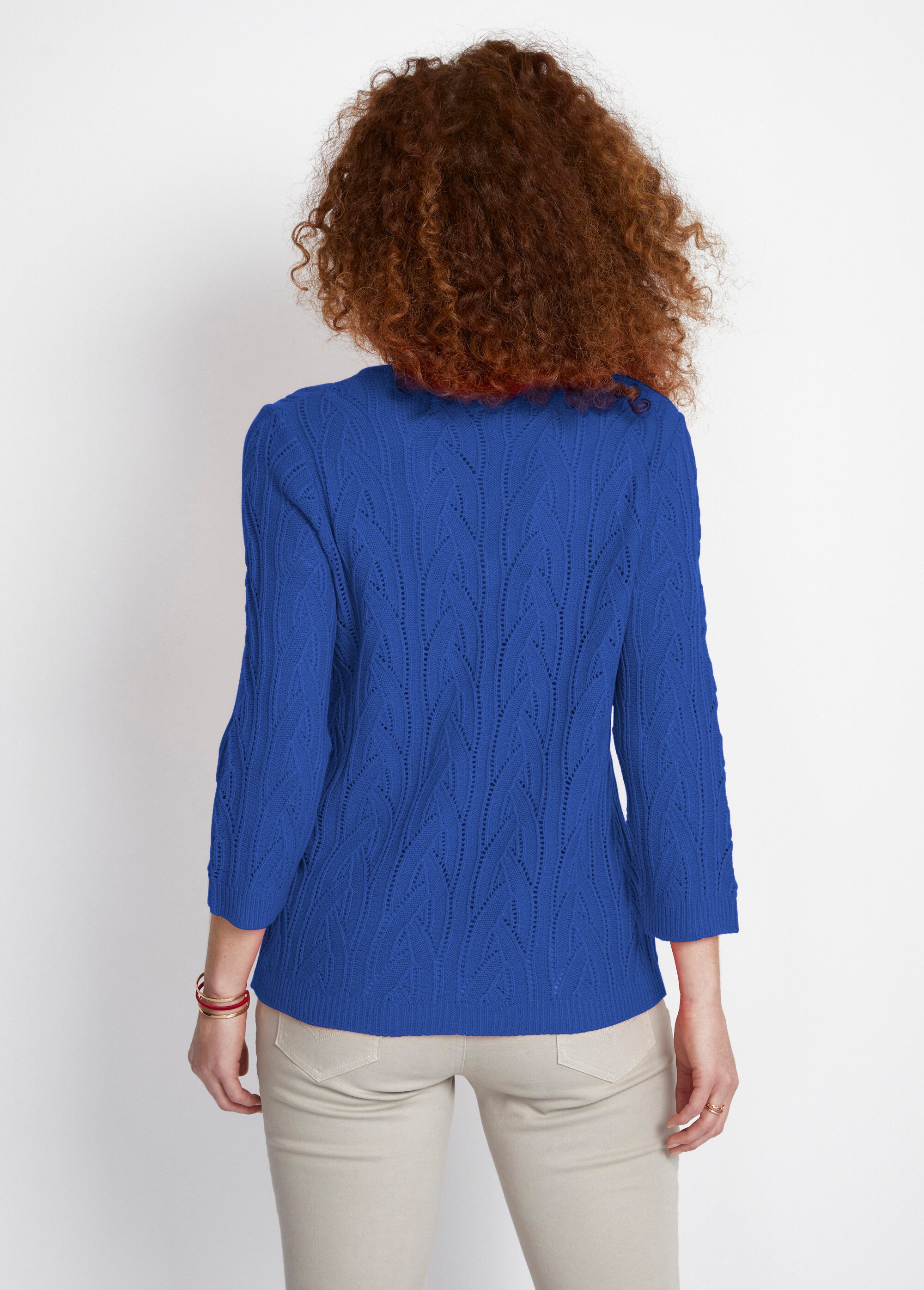 Pull col V manches 3/4 maille ajourée