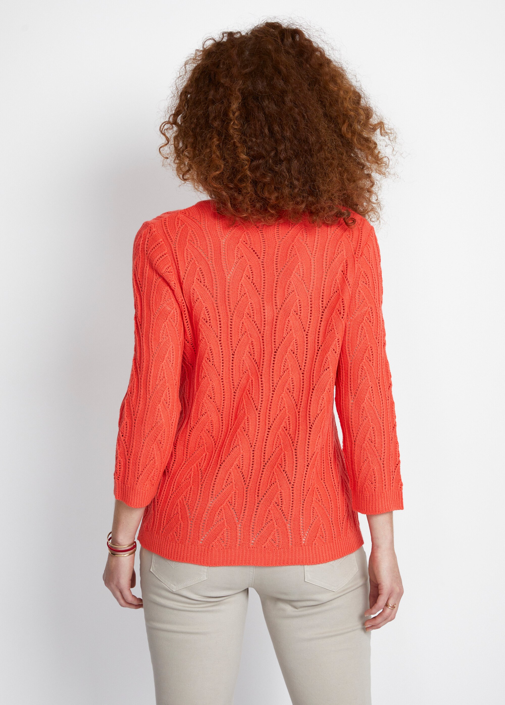 Pull col V manches 3/4 maille ajourée