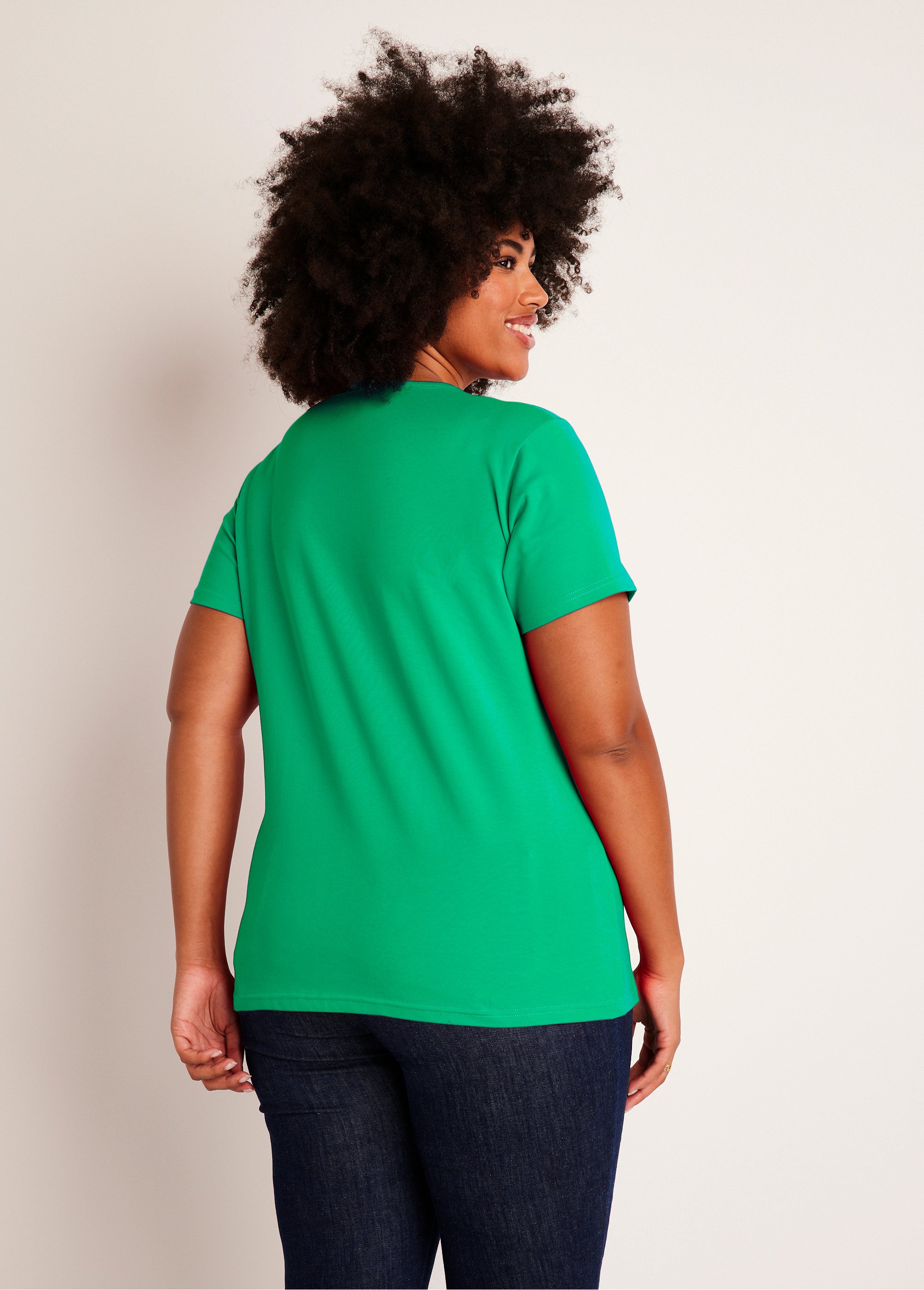 T-shirt col V ajouré brodé