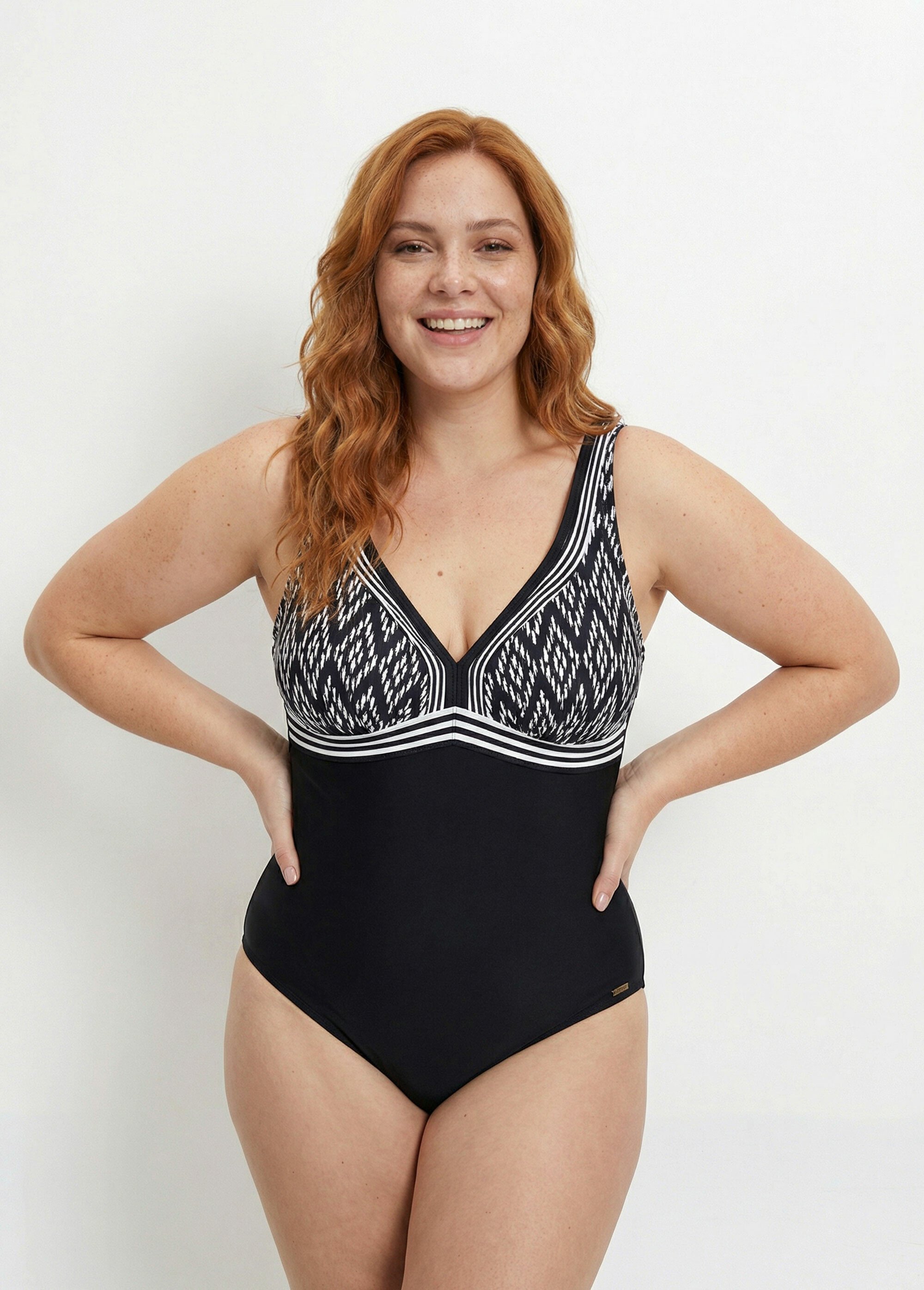 Maillot de bain 1 pièce chic chevrons Femme Grande Taille Noir SUN-VS46-2133 FA1