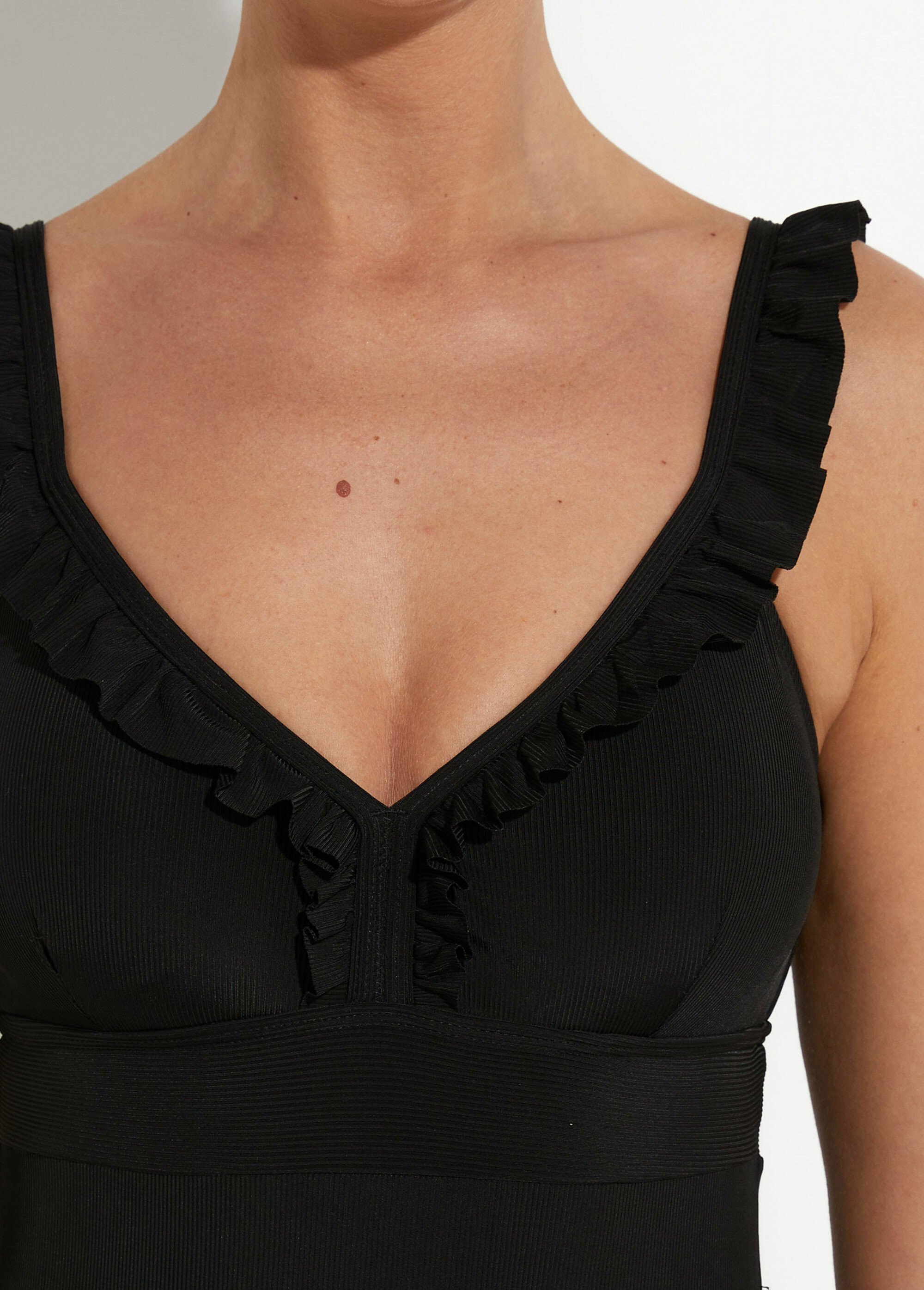 Maillot de bain 1 pièce détails volantés Femme Noir SUN-VM423 DE1