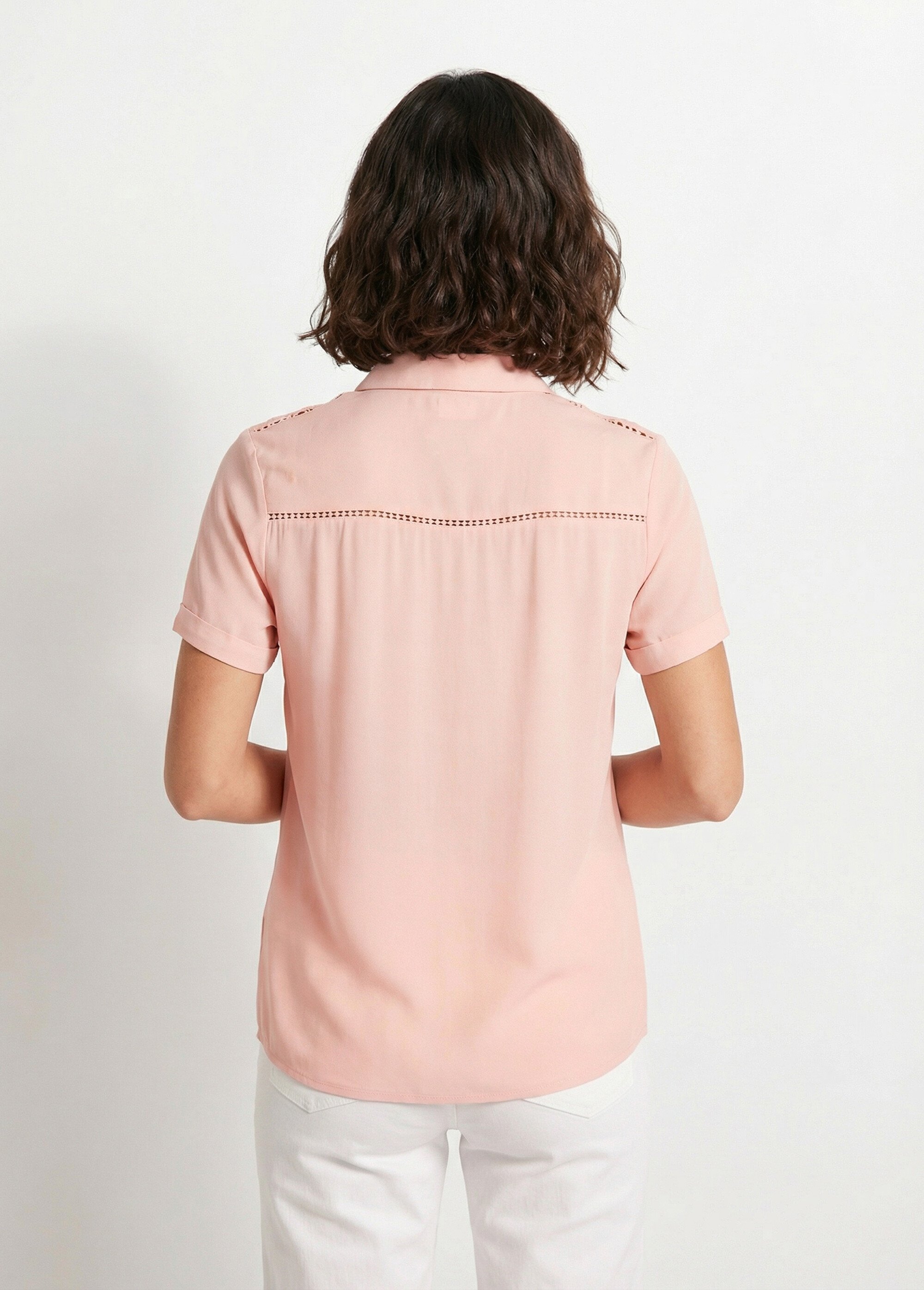 Chemisier boutonné dentelle et ajouré