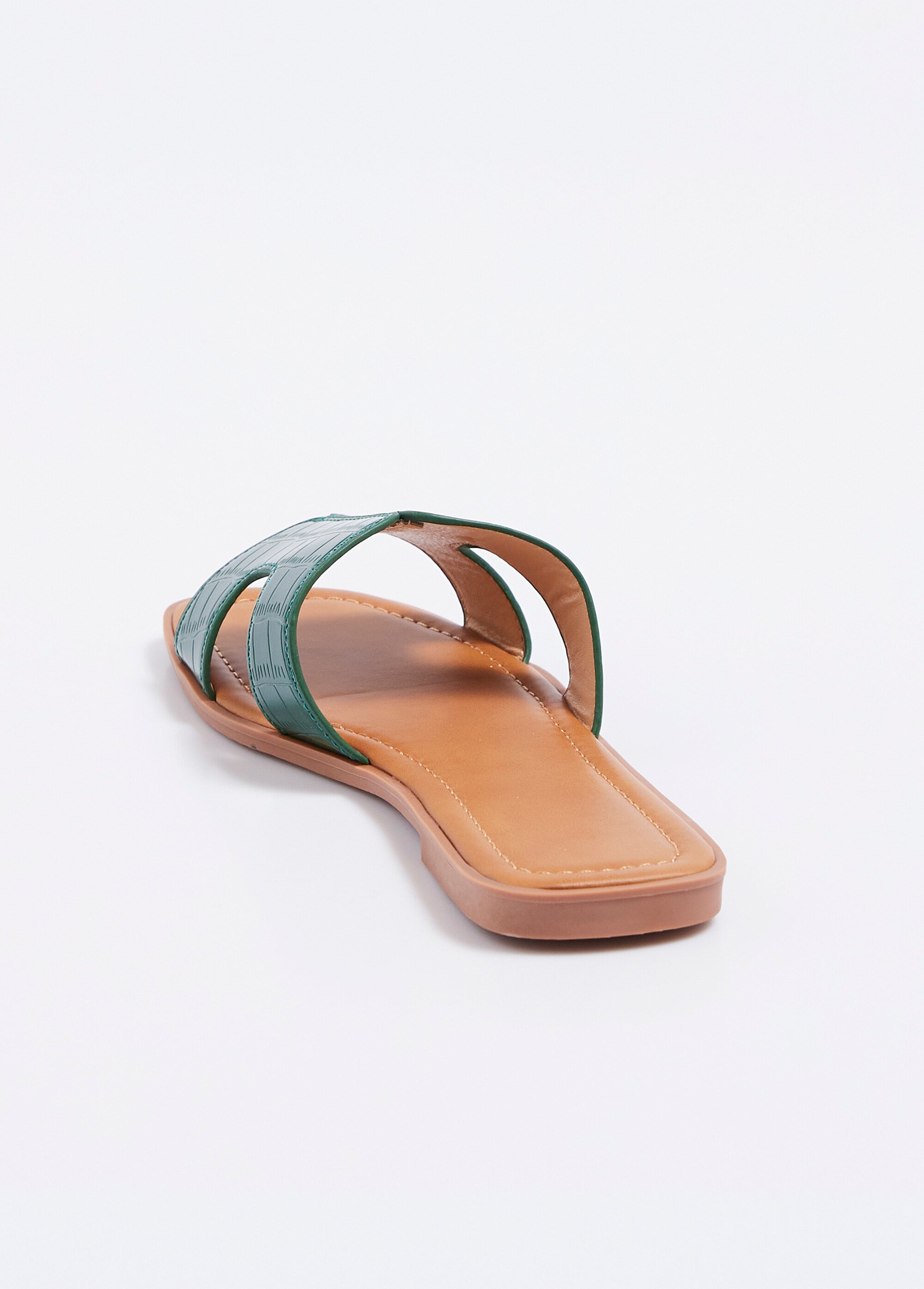 Mules plates vernies, imitation croco