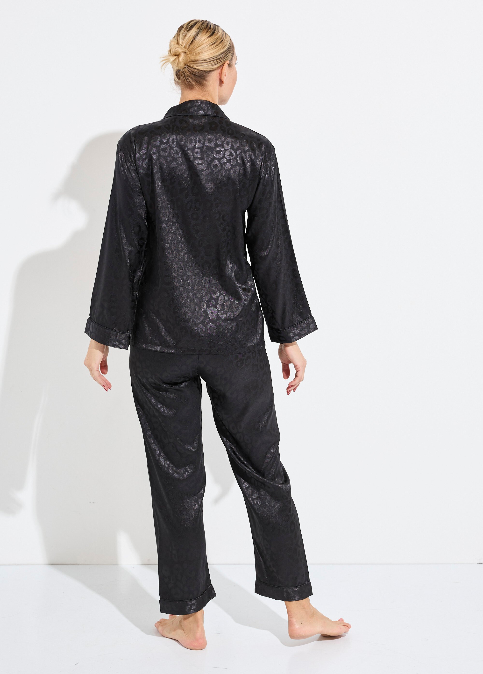 Pyjama long en satin motif léopard Femme Noir H-NT156 DO1