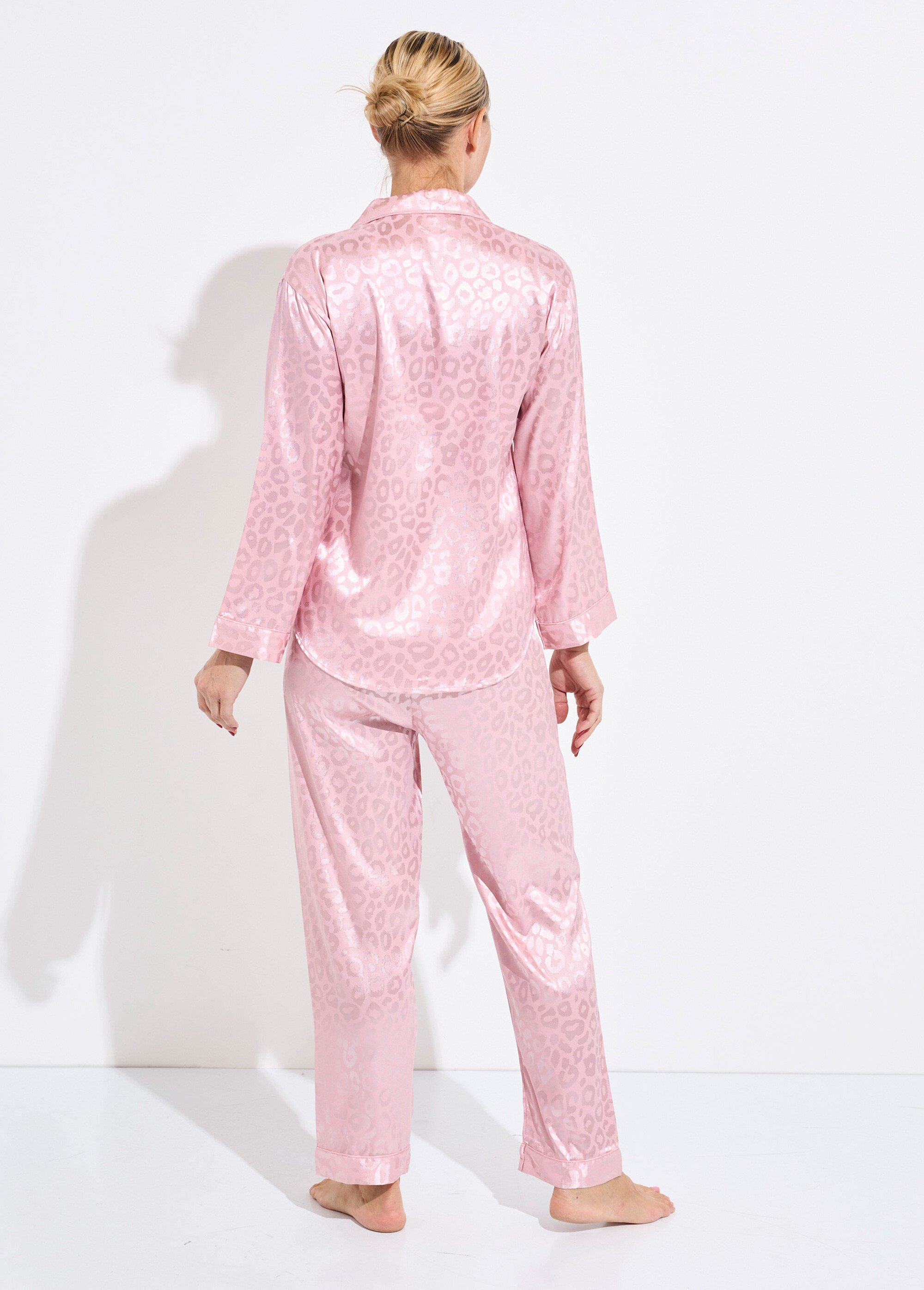 Pyjama long en satin motif léopard Femme Rose H-NT156 DO1