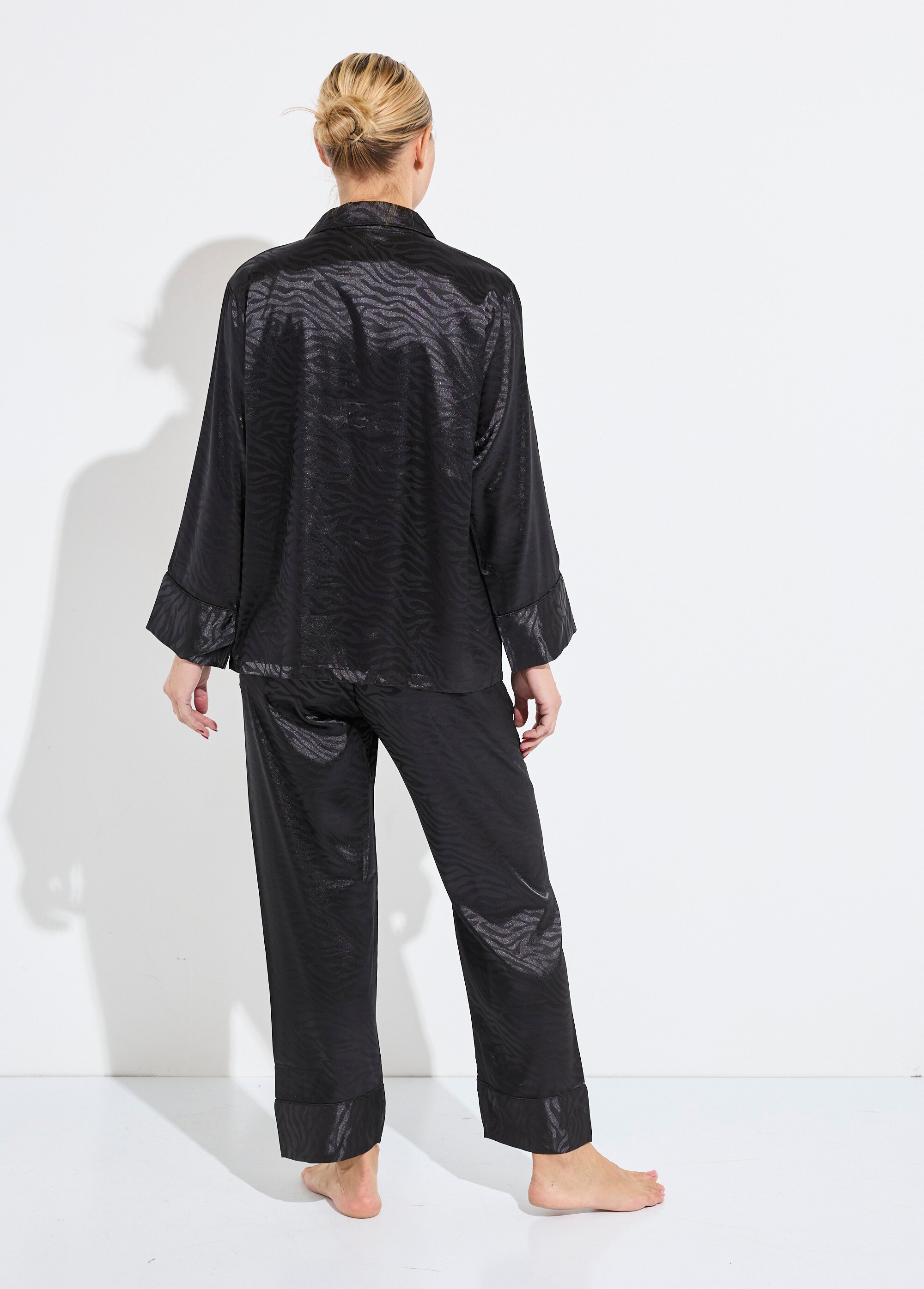 Pyjama long en satin motif zébré Femme Noir H-NT053 DO1