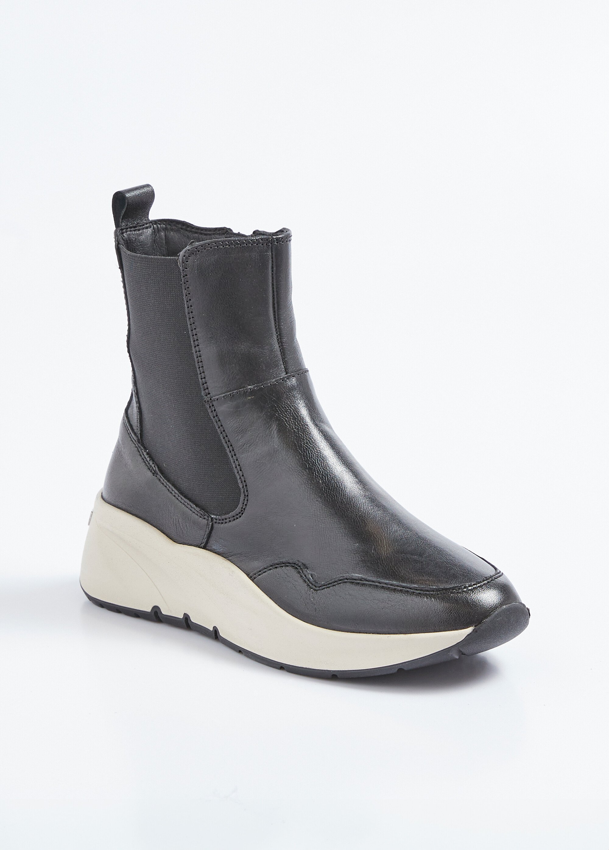 Boots cuir sportswear semelle épaisse