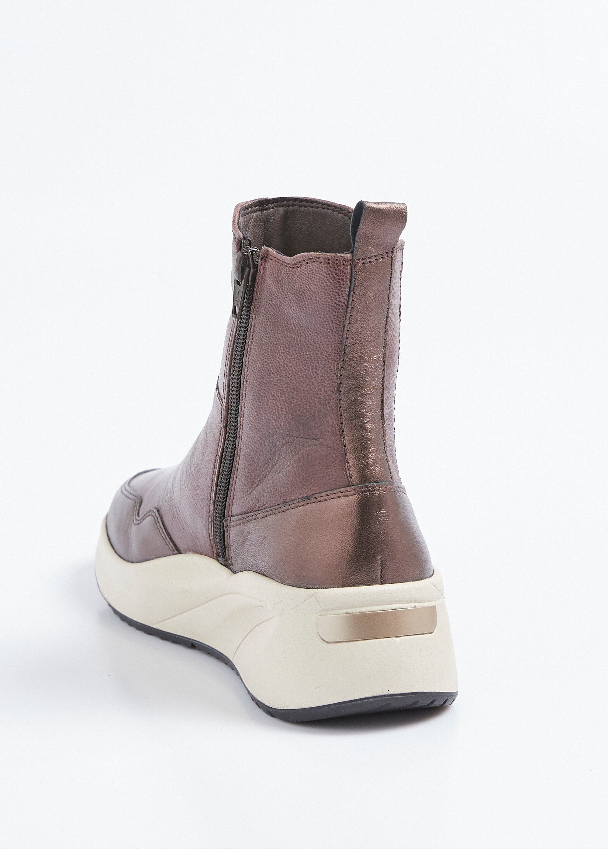 Boots cuir sportswear semelle épaisse
