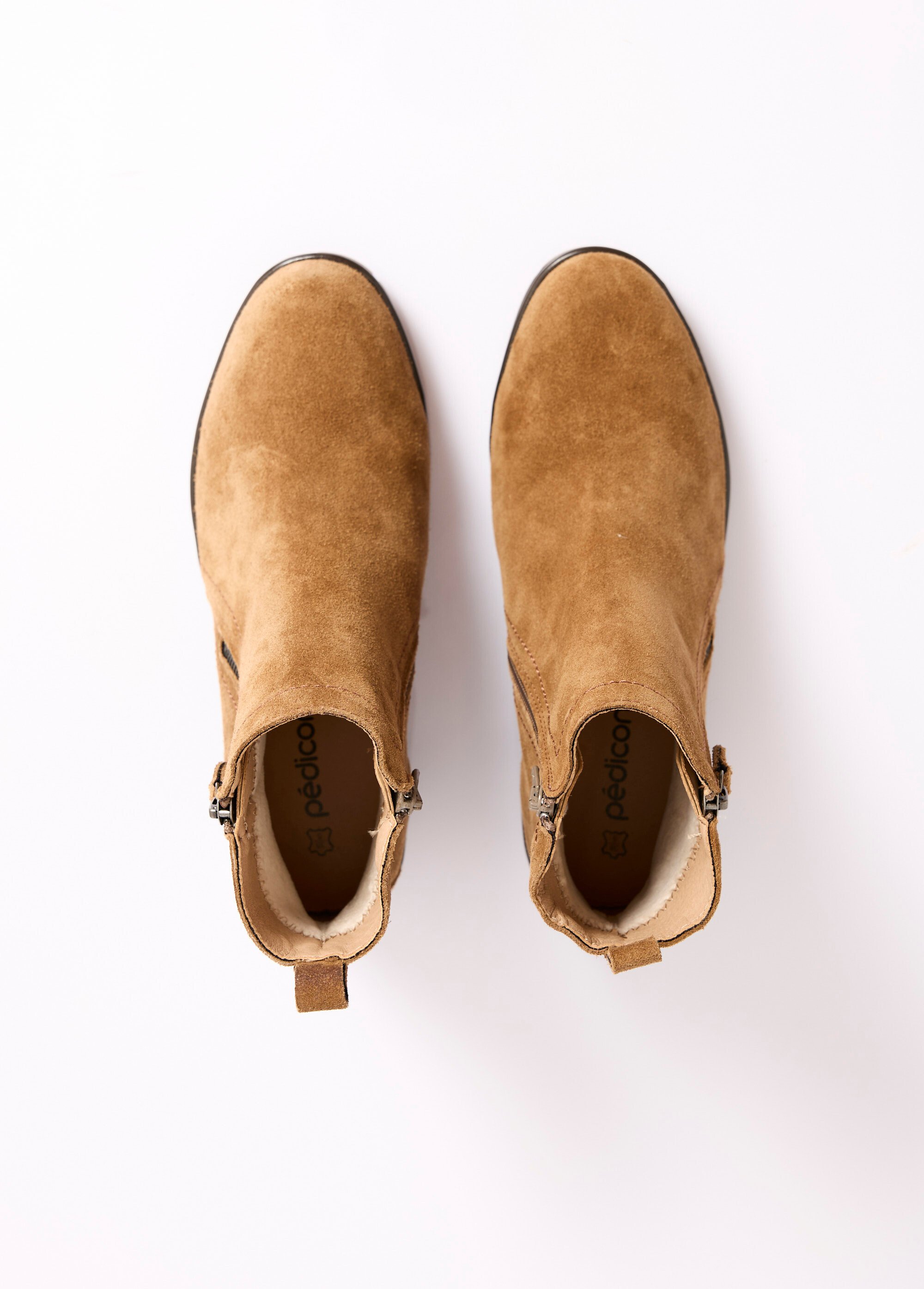 Boots zippées à talon en cuir suédé Femme Beige PED2012546 OV1