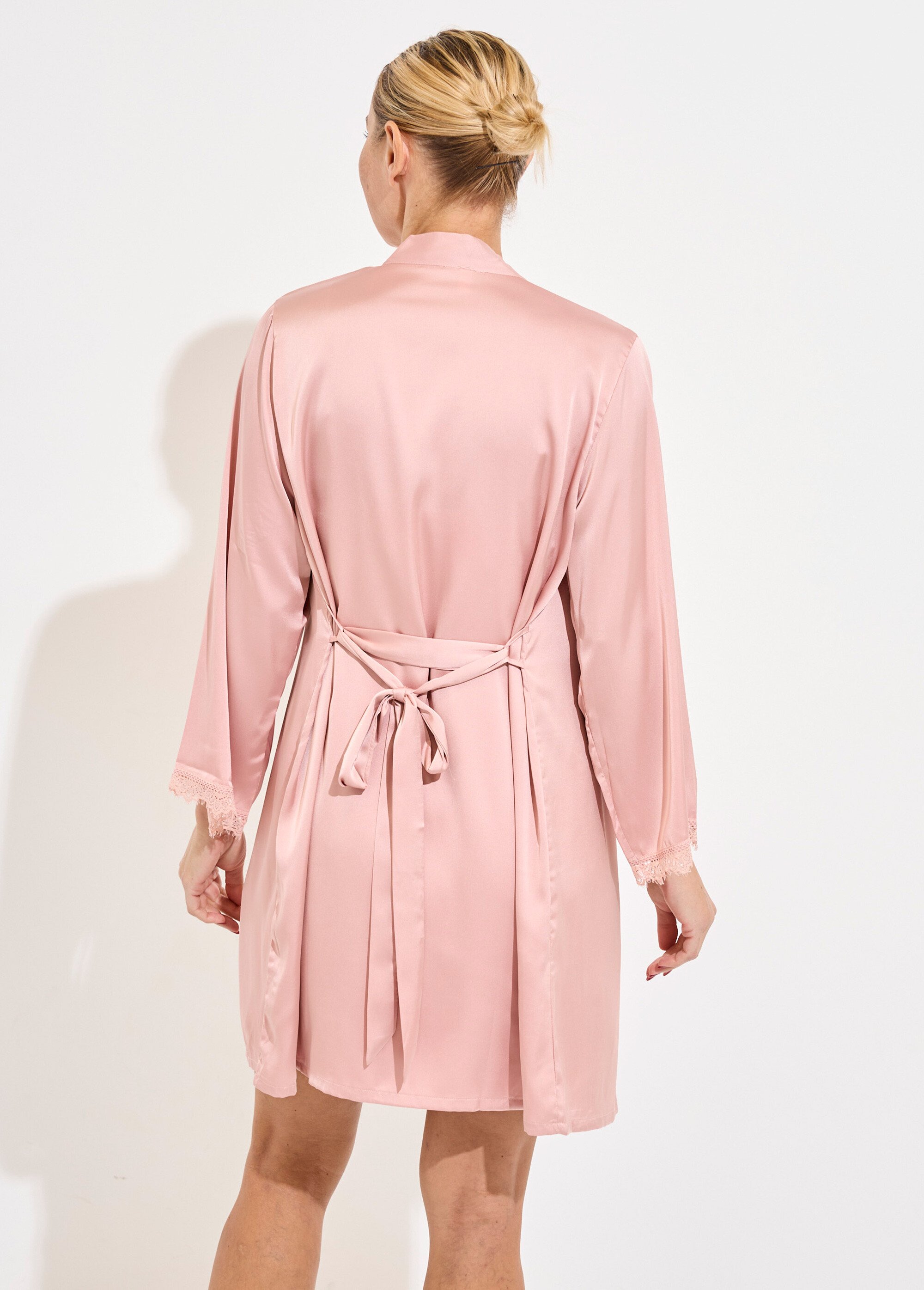 Nuisette satin et dentelle + déshabillé