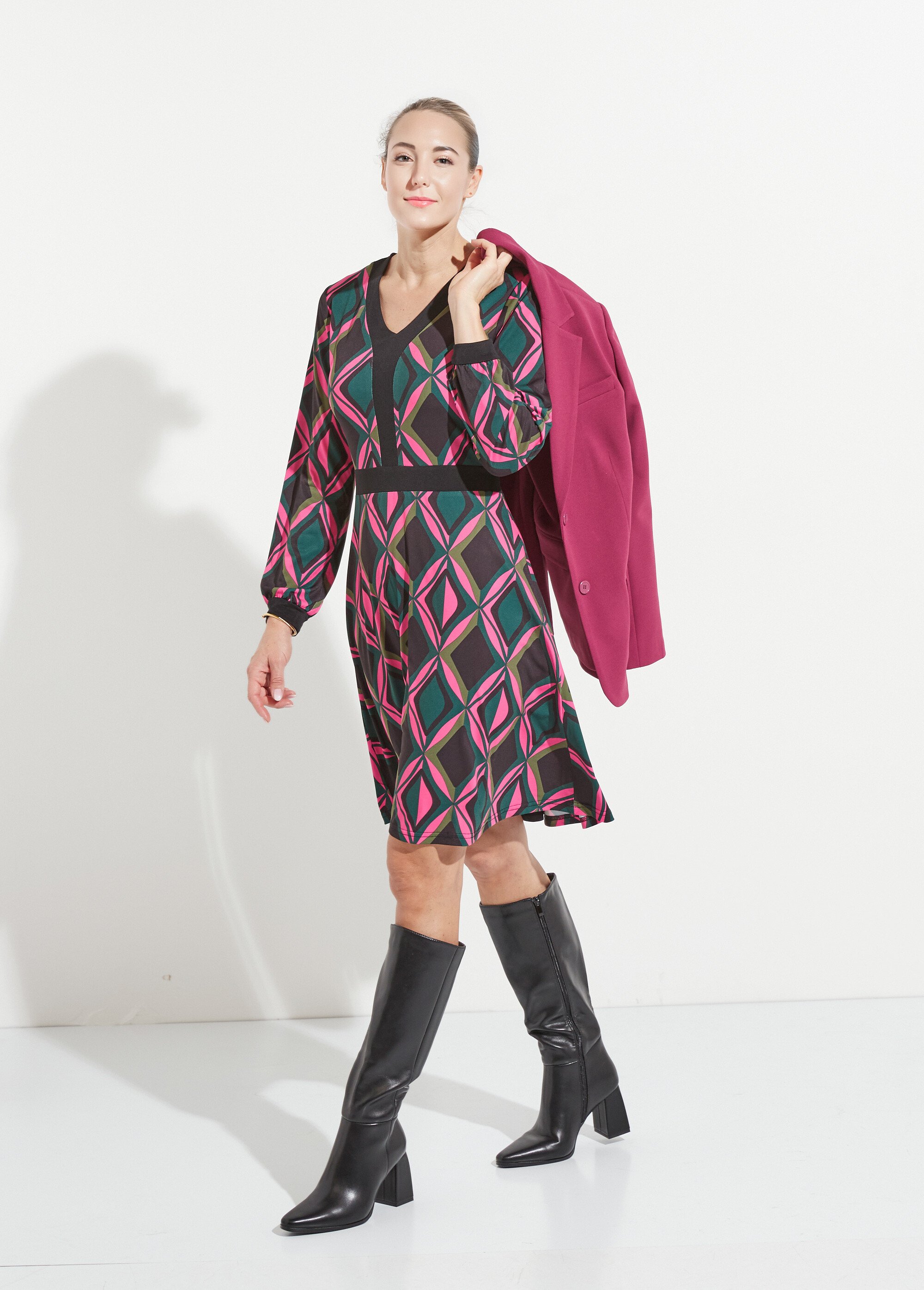 Robe évasée courte graphique col V Femme Rose HORLANE MV1