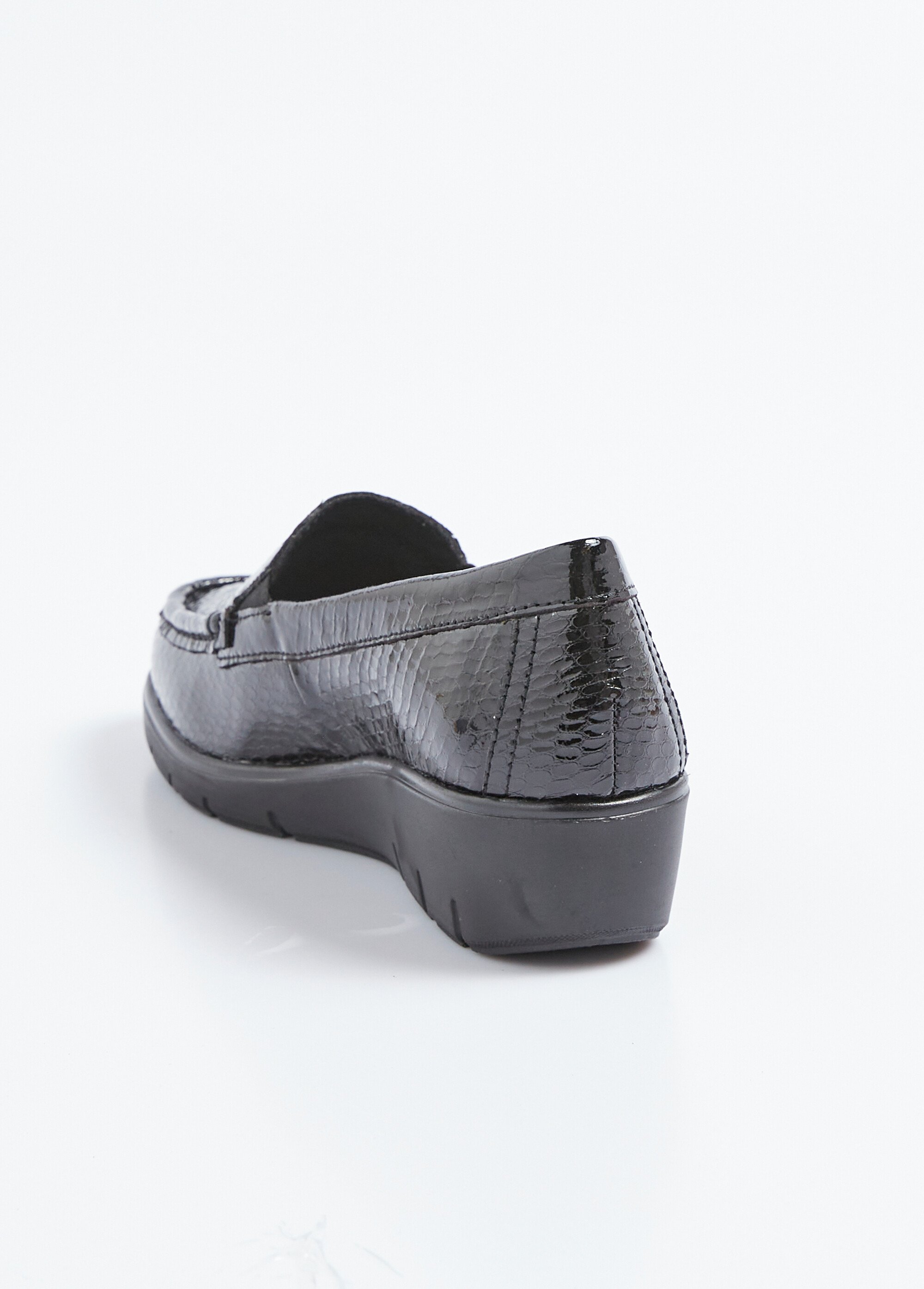 Mocassins confort en cuir verni reptile Femme Noir TOMLESLY503 DO1