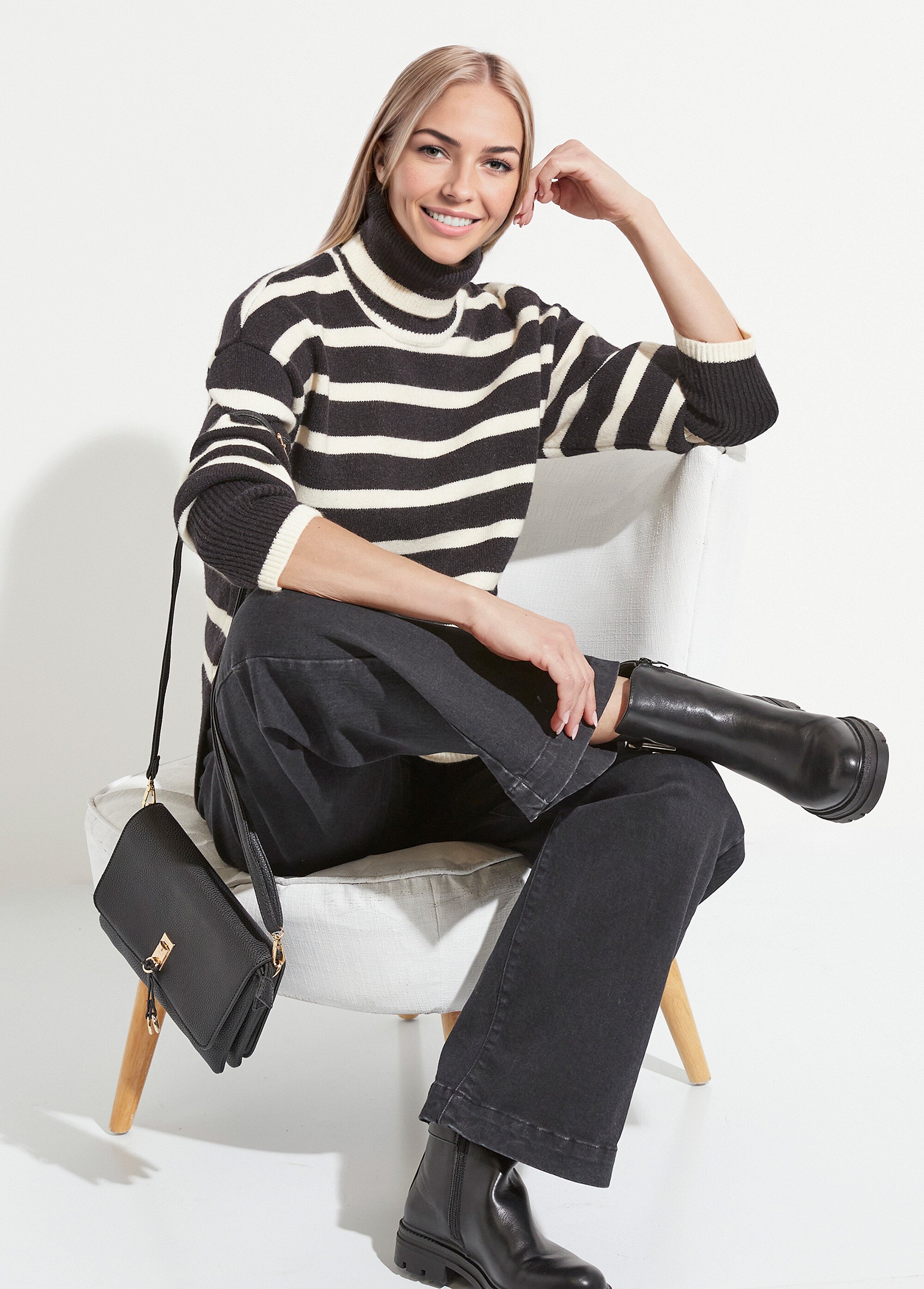 Pull col roulé manches longues descendues