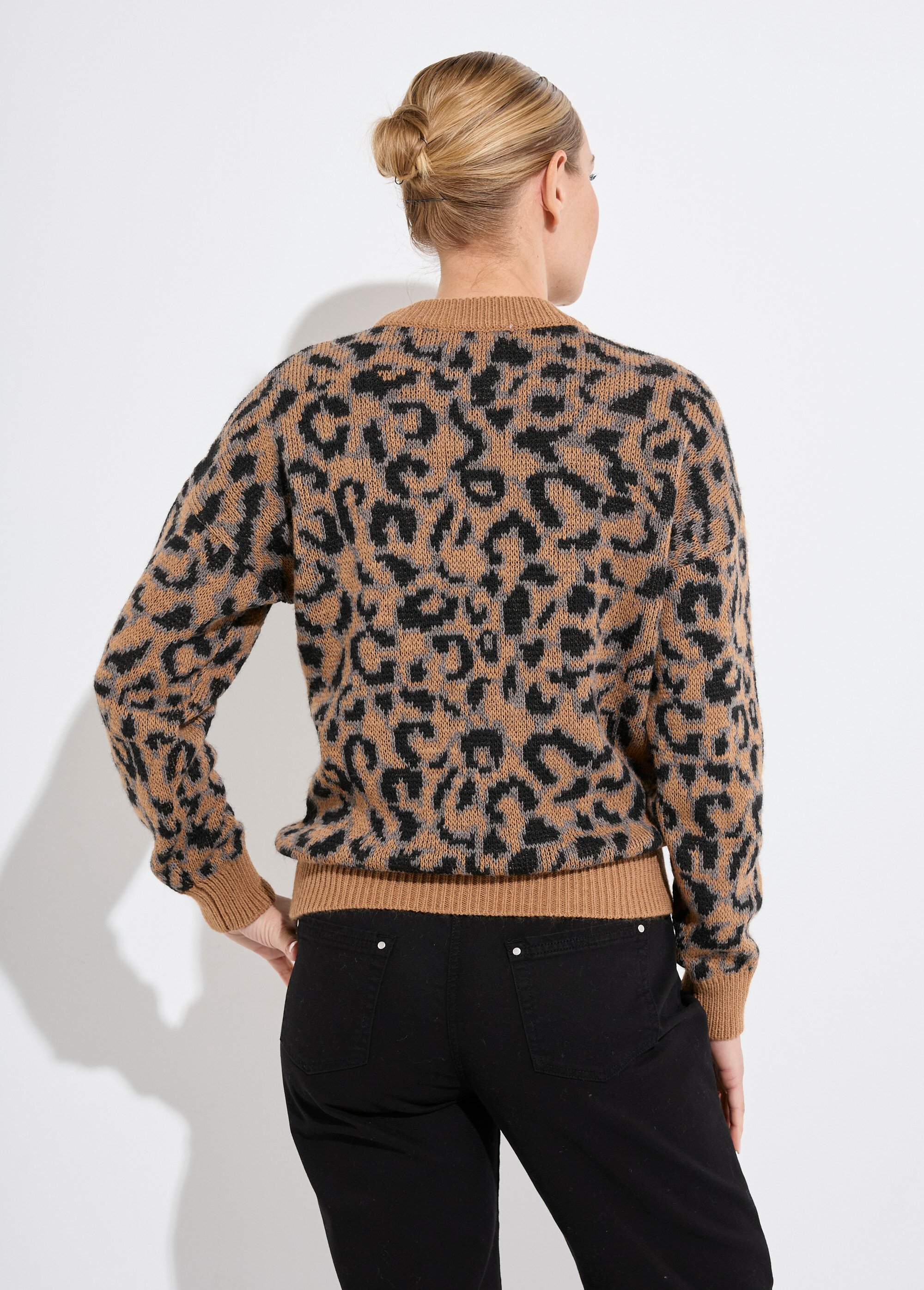 Pull motif léopard col montant manches longues Femme CAMEL ET NOIR PABLITO DO1