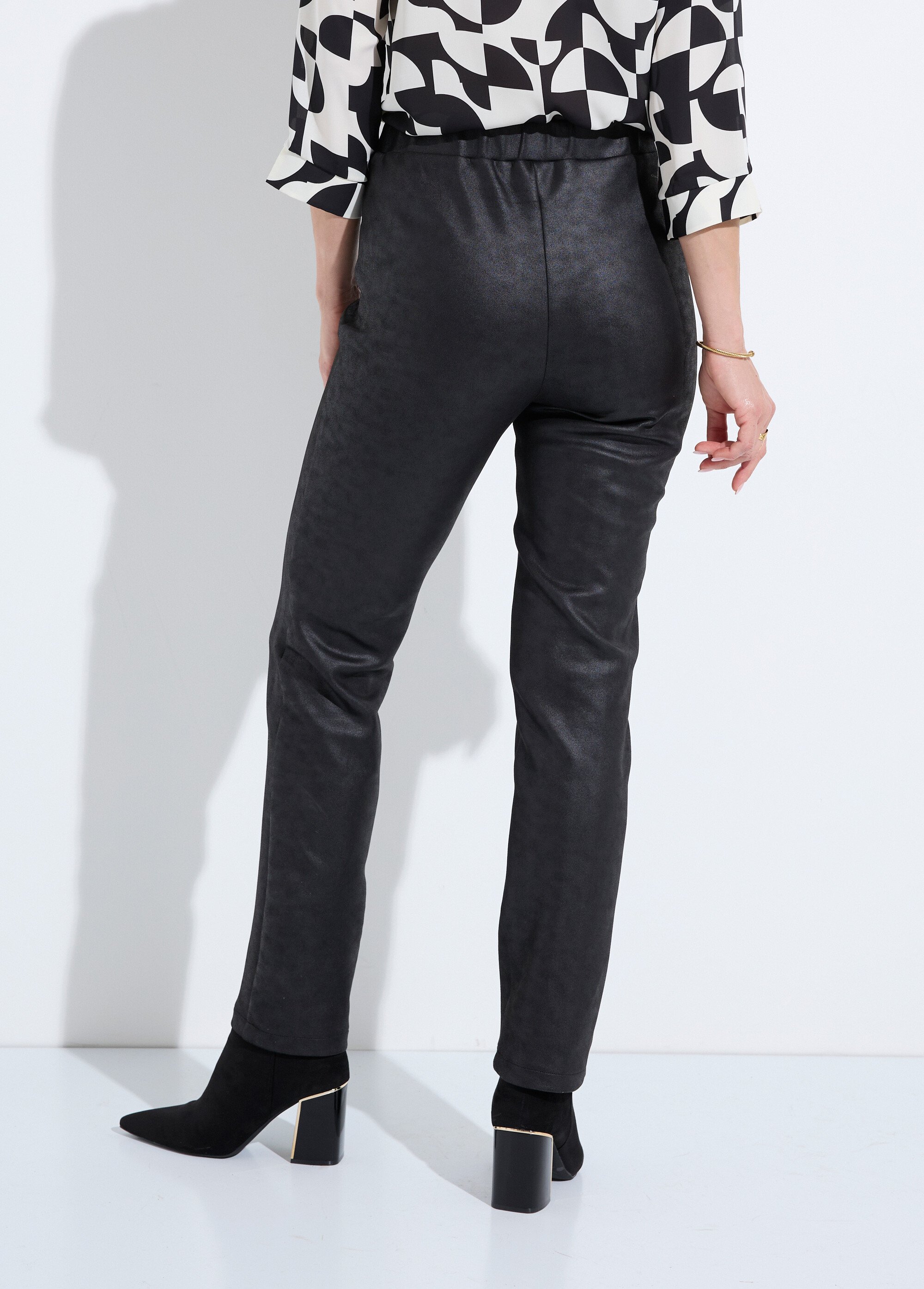 Pantalon droit ceinture semi-élastiquée aspect peau