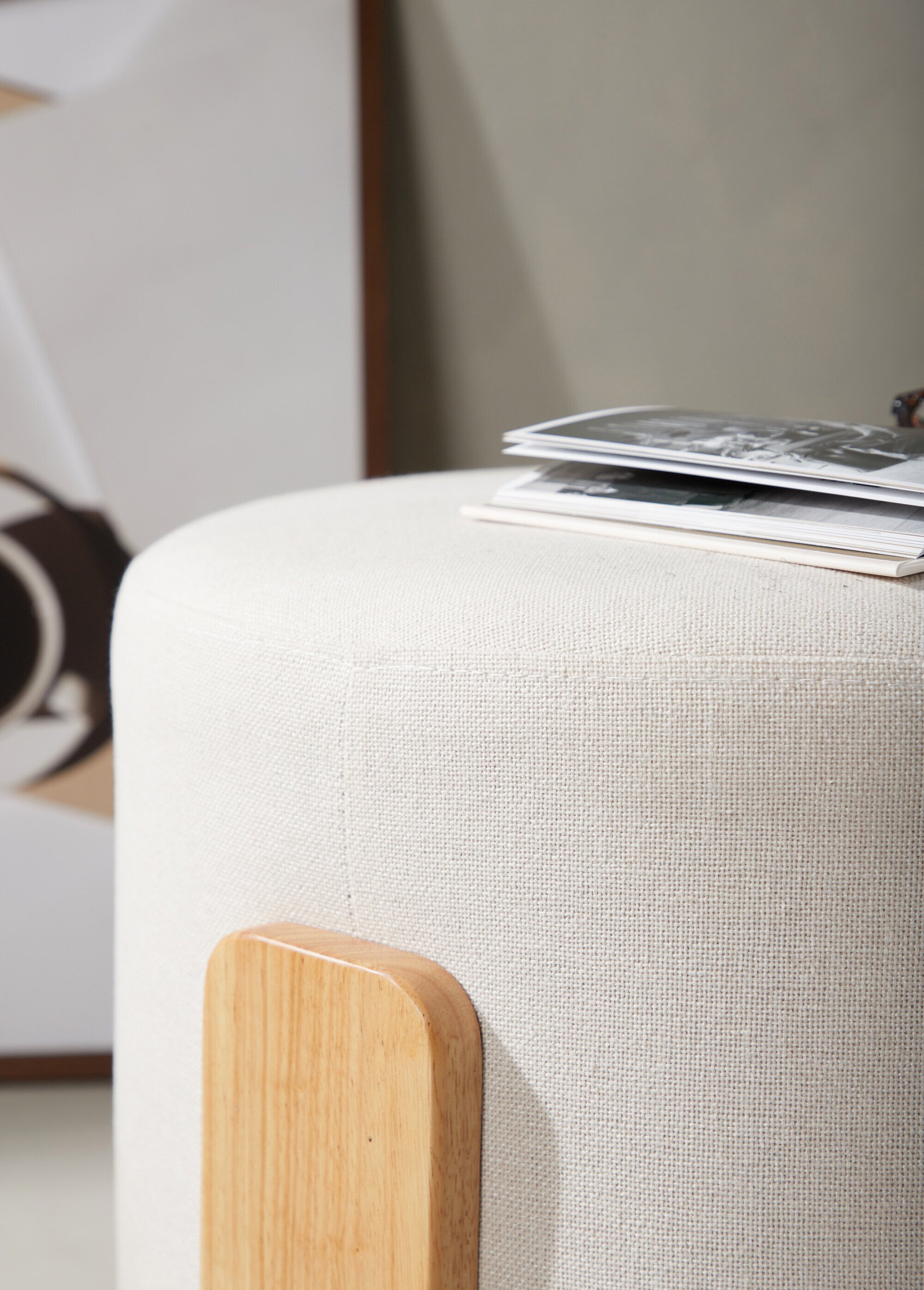 Pouf en tissu avec piètement en bois BEIGE VEN-15110-111 SF3