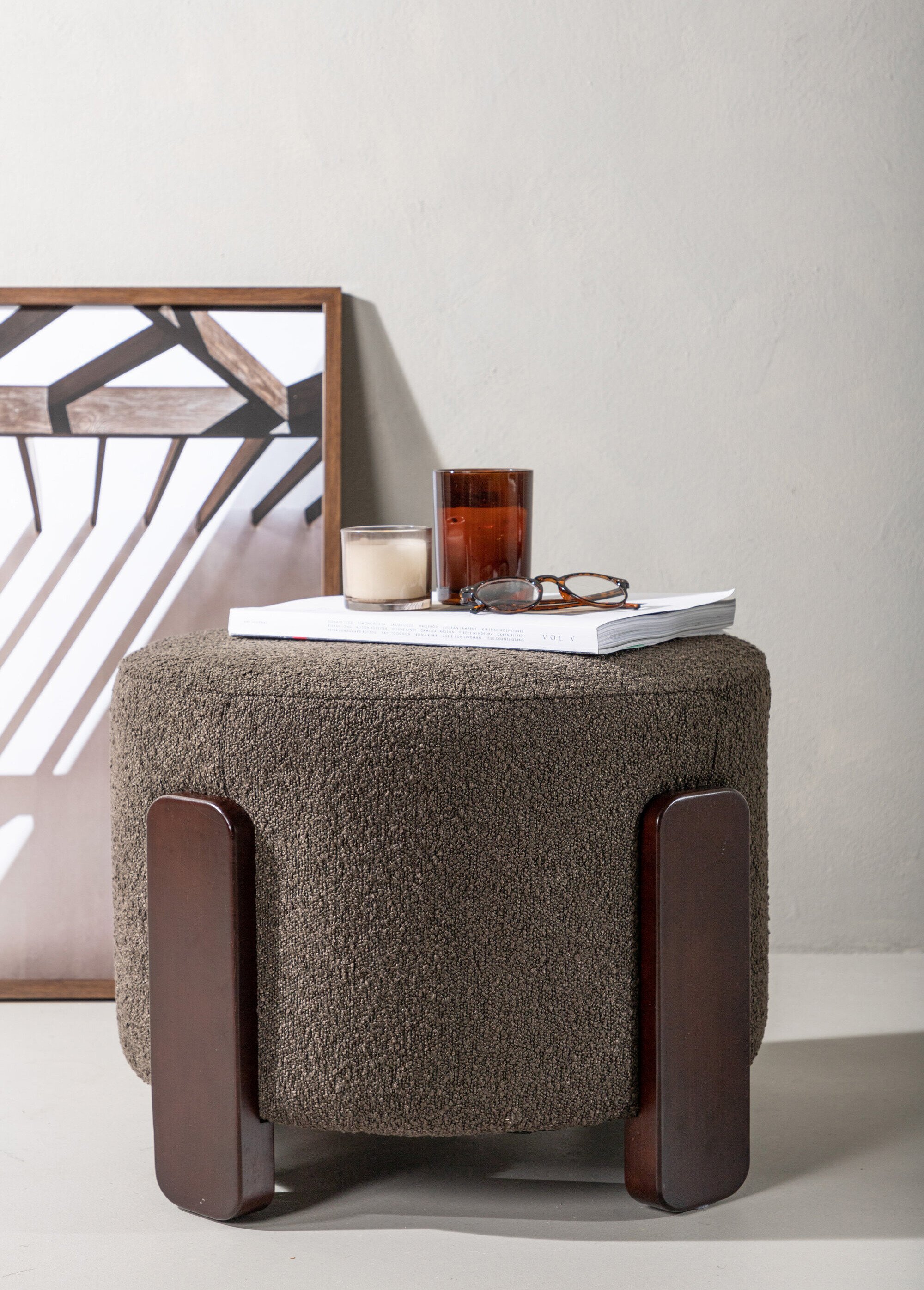 Pouf en tissu avec piètement en bois MARRON ET GRIS VEN-15110-111 SF1