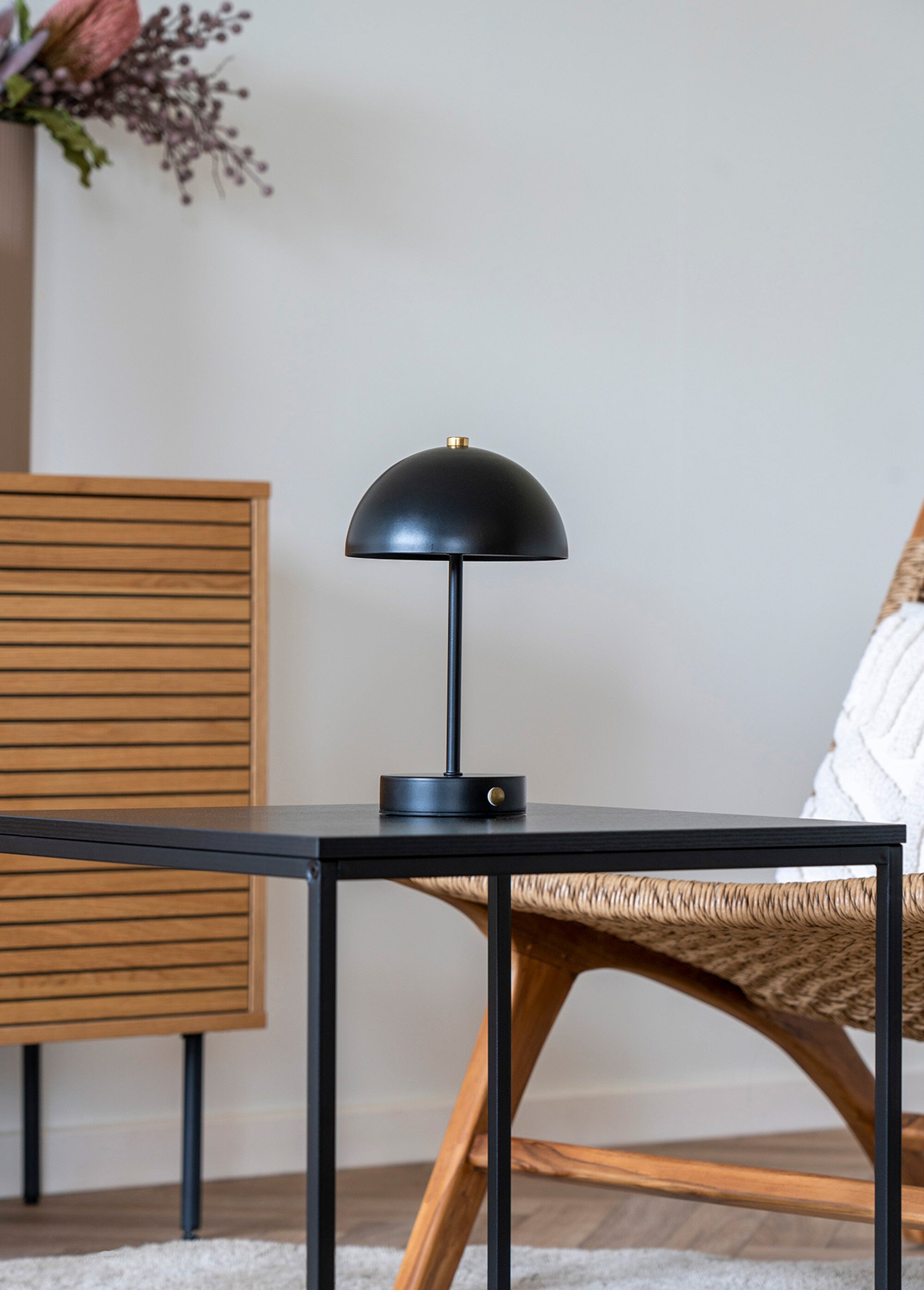 Lampe à poser rechargeable en métal NOIR HN-6405202 SI1