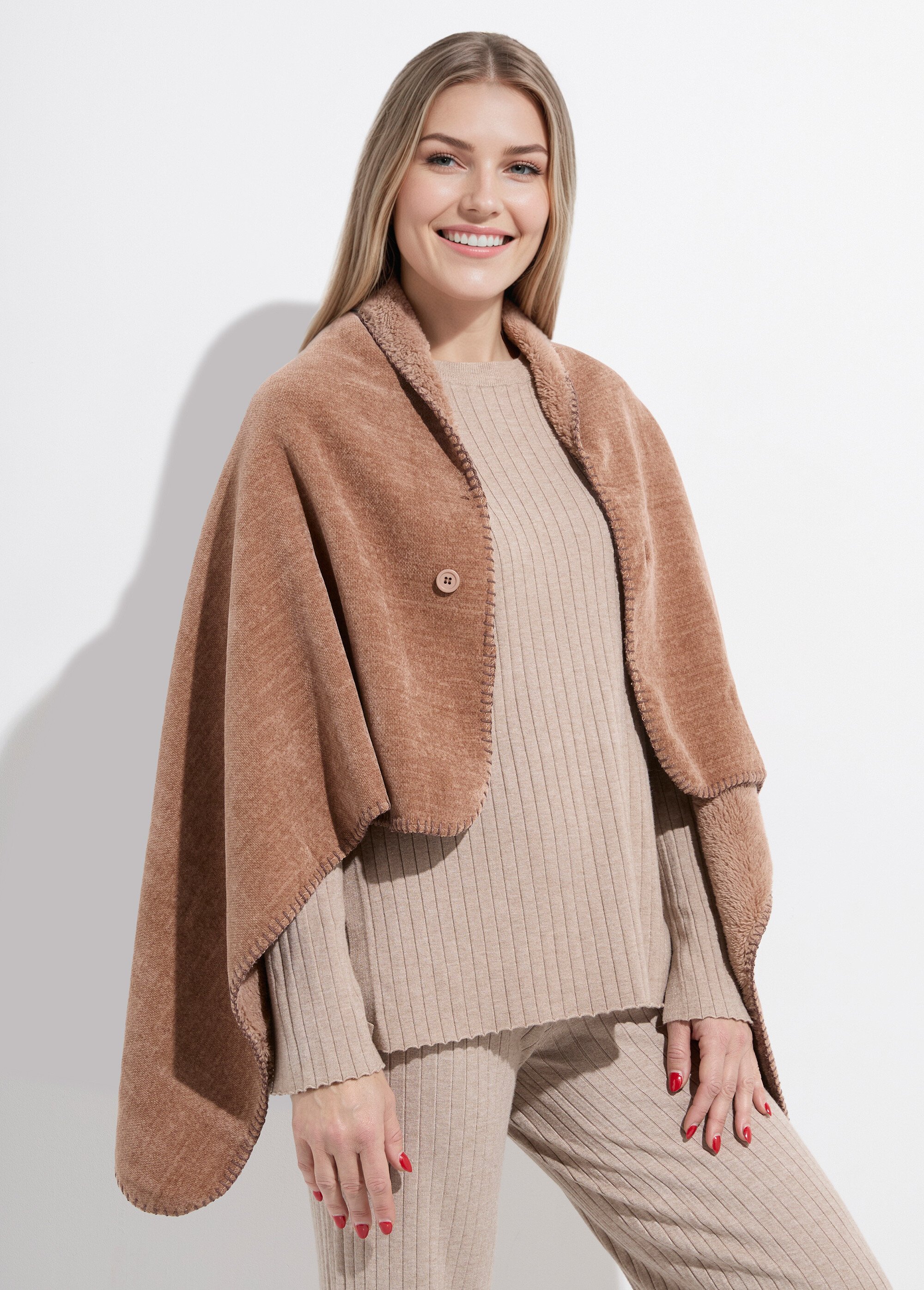 Poncho chauffe épaules à boutonner