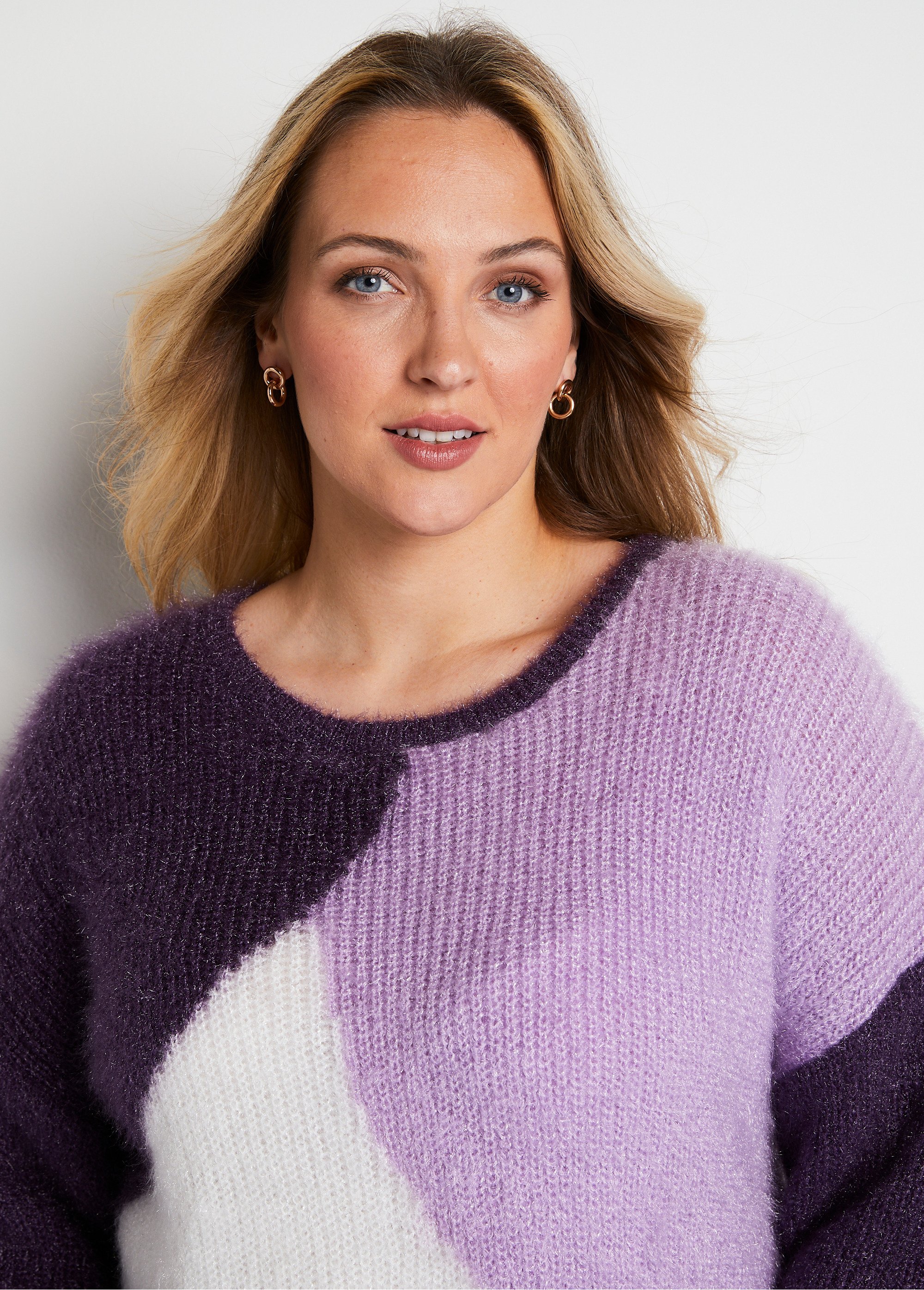 Pull doux colorblock maille poilue