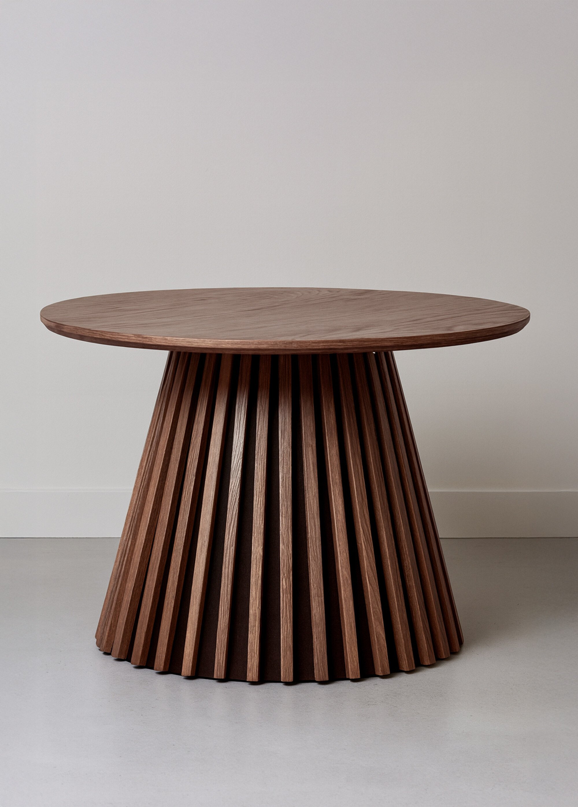 Table basse en chêne plaqué 2F