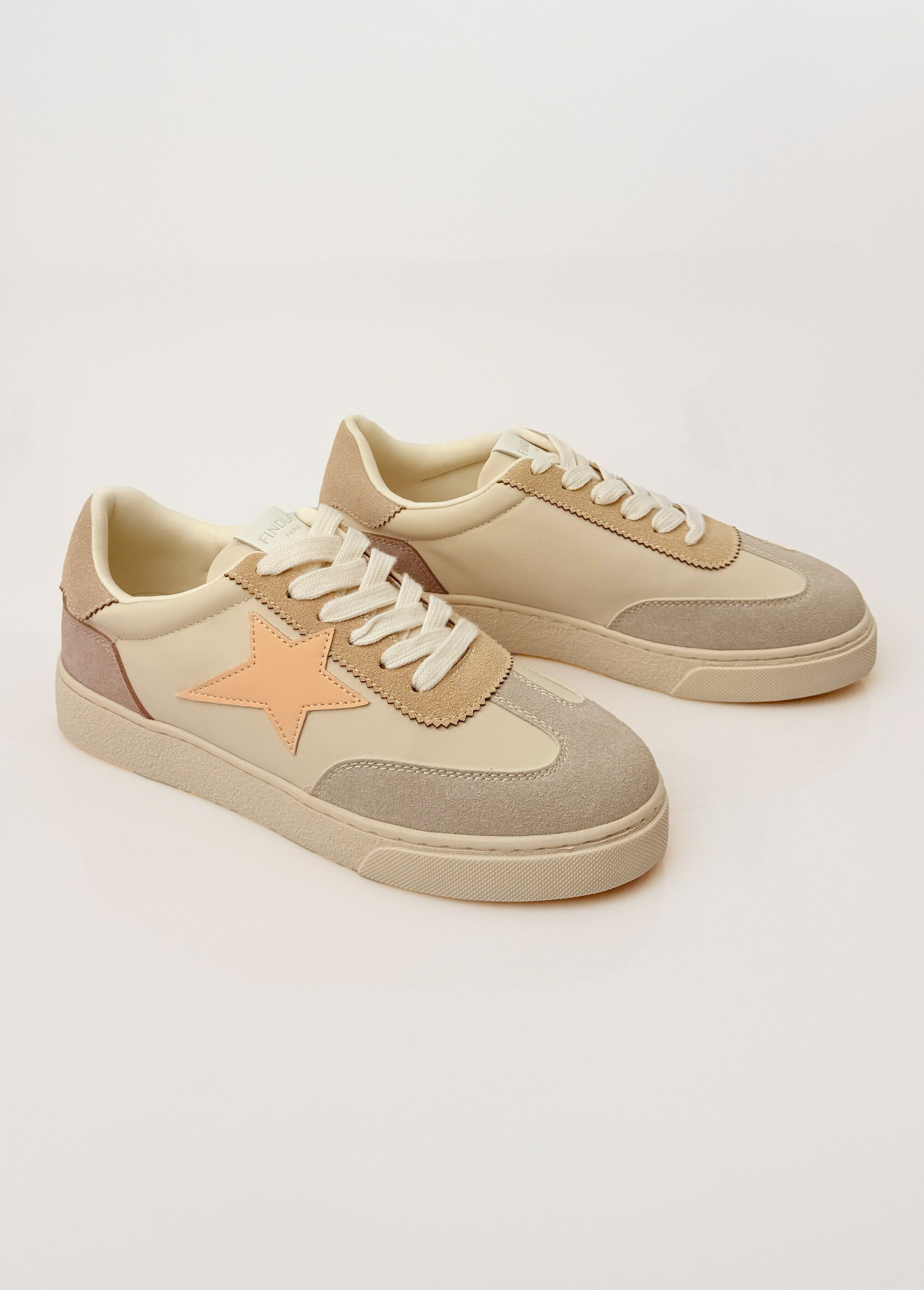 Baskets à lacets avec détail étoile Femme Violet COVFY1152 DE1