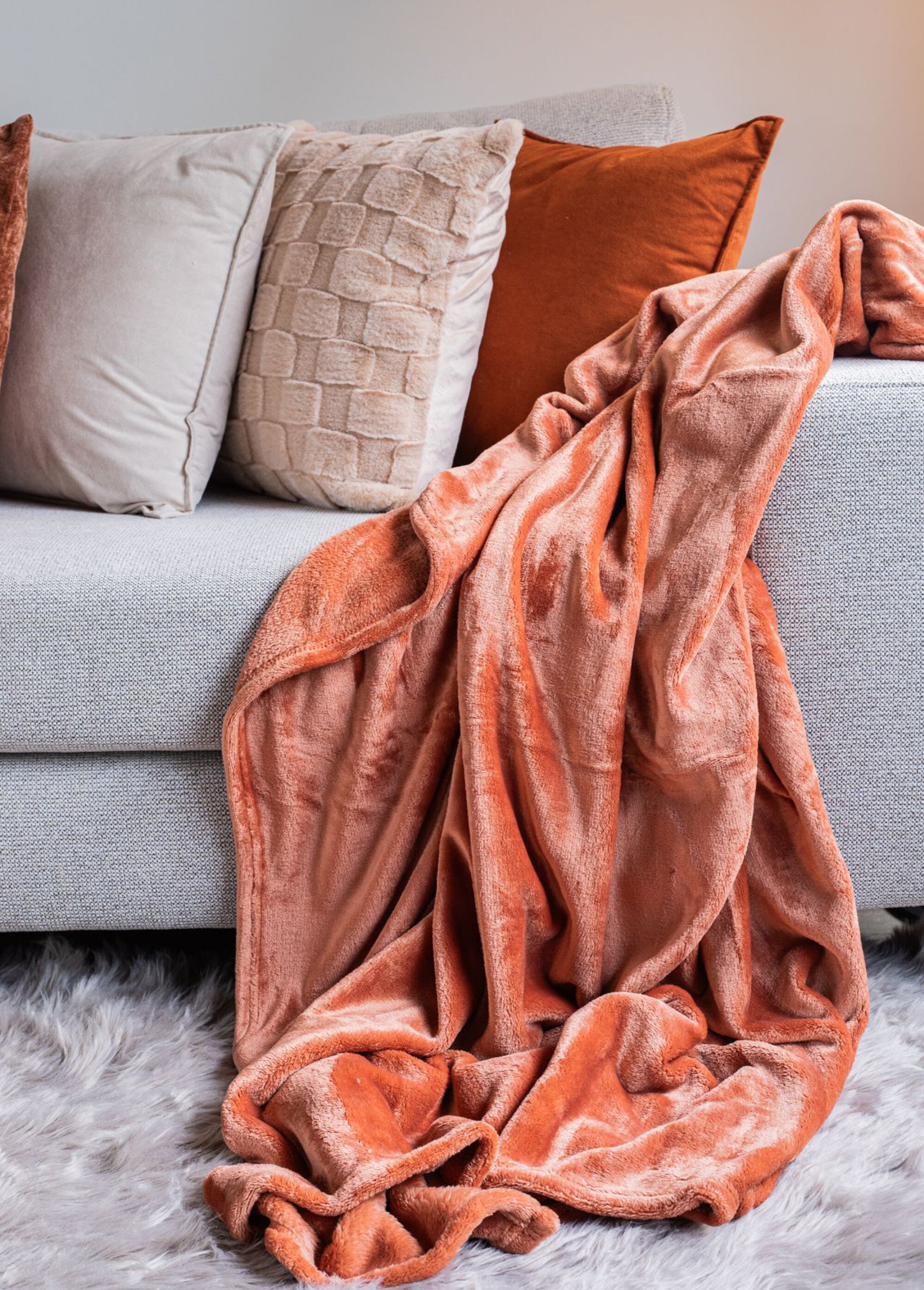 Coussin carré en velours avec passepoil Marron TIS-ROY SI2